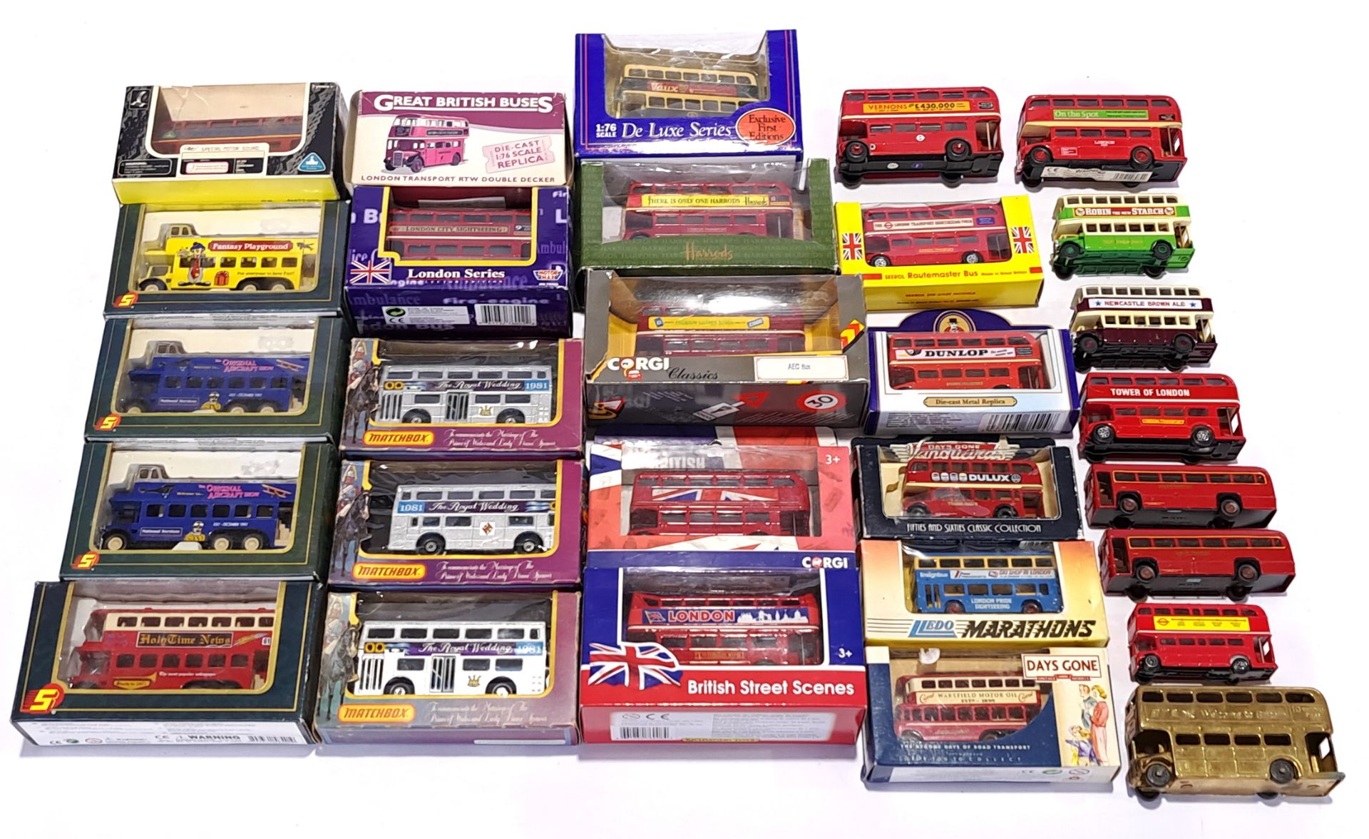 Corgi, Lledo, Matchbox & similar, a boxed & unboxed mixed scale bus group