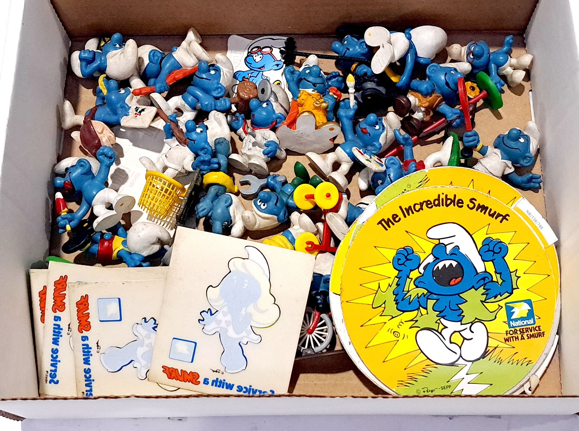 Smurfs, a mixed group of TV & Film items. - GENUINE National BENZOLE Smurfs Circa 1970. Condition...