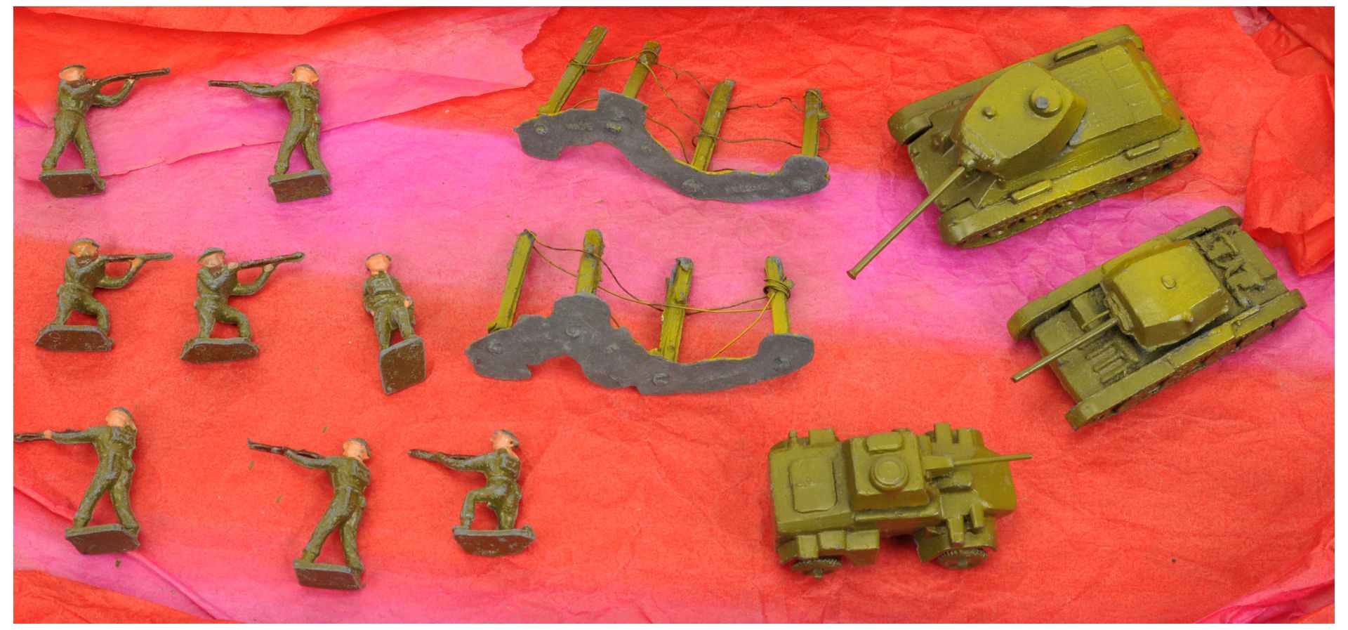 Crescent Toys - 3 x Armoured Fighting Vehicles, Figures & Accessories - Image 2 of 2