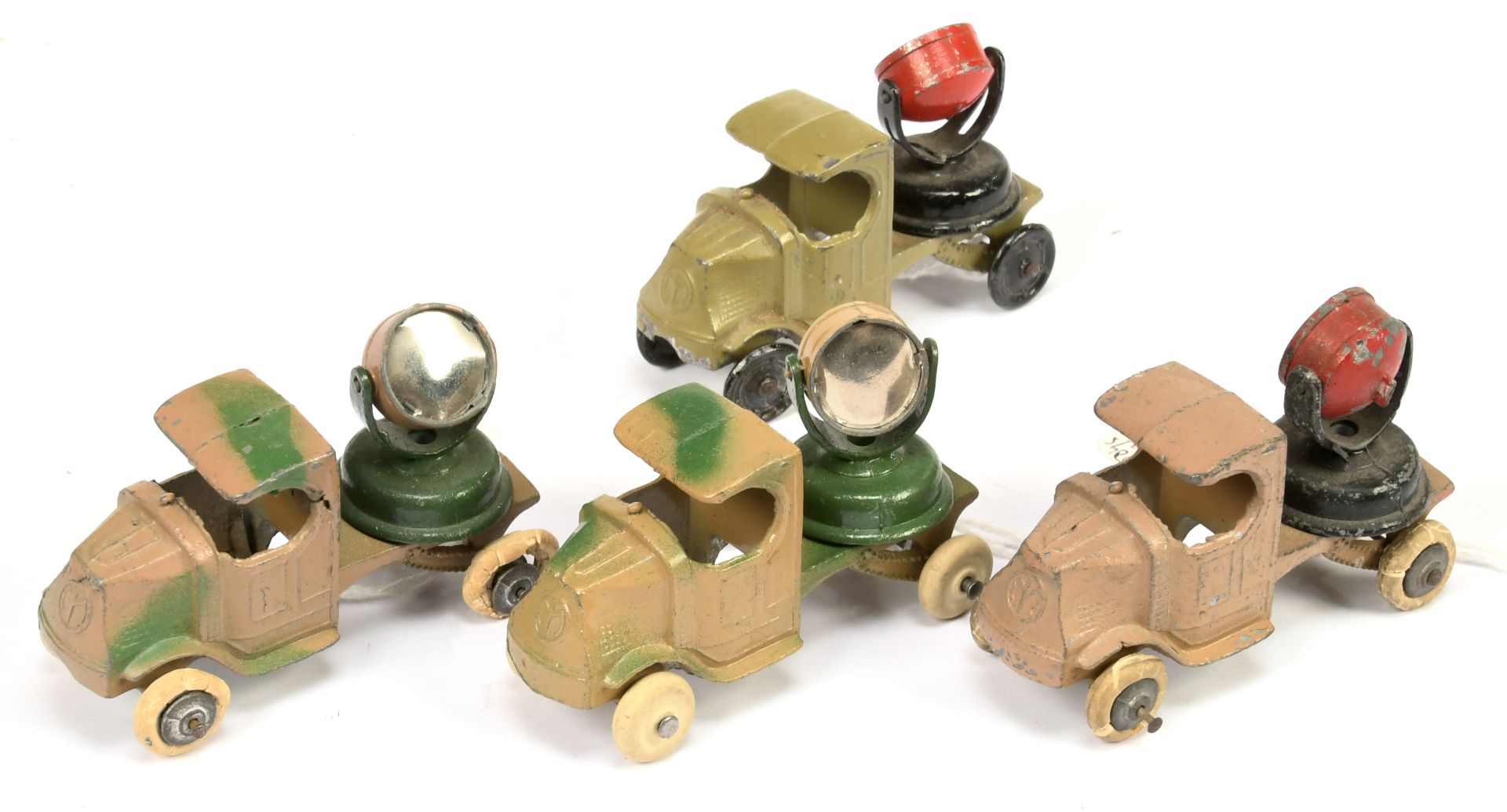 Tootsietoy group of 4 Mack trucks with searchlights - (1) Camouflage ta/green including light base