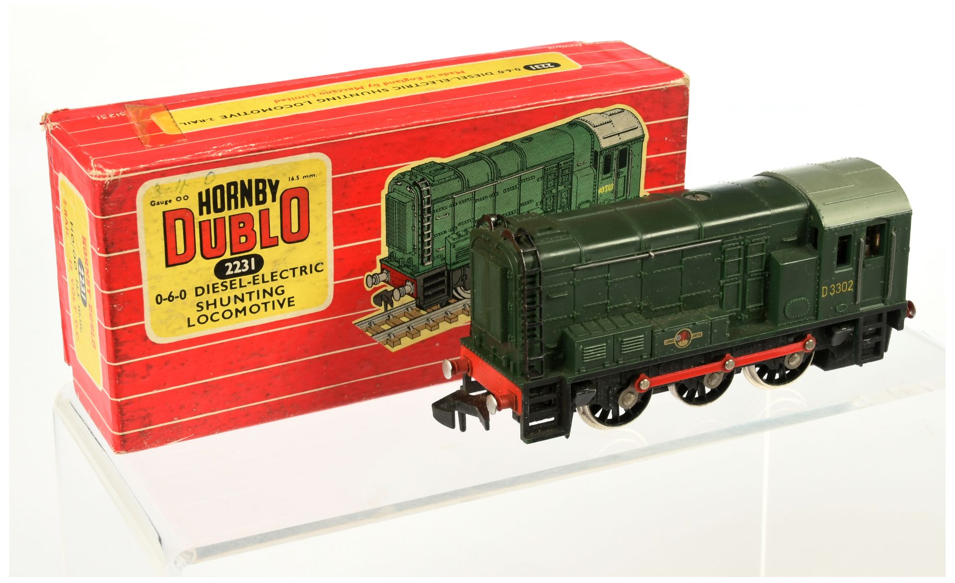 Hornby Dublo 2-Rail 2231 0-6-0 BR green Class 08 Diesel Shunter No.D3302