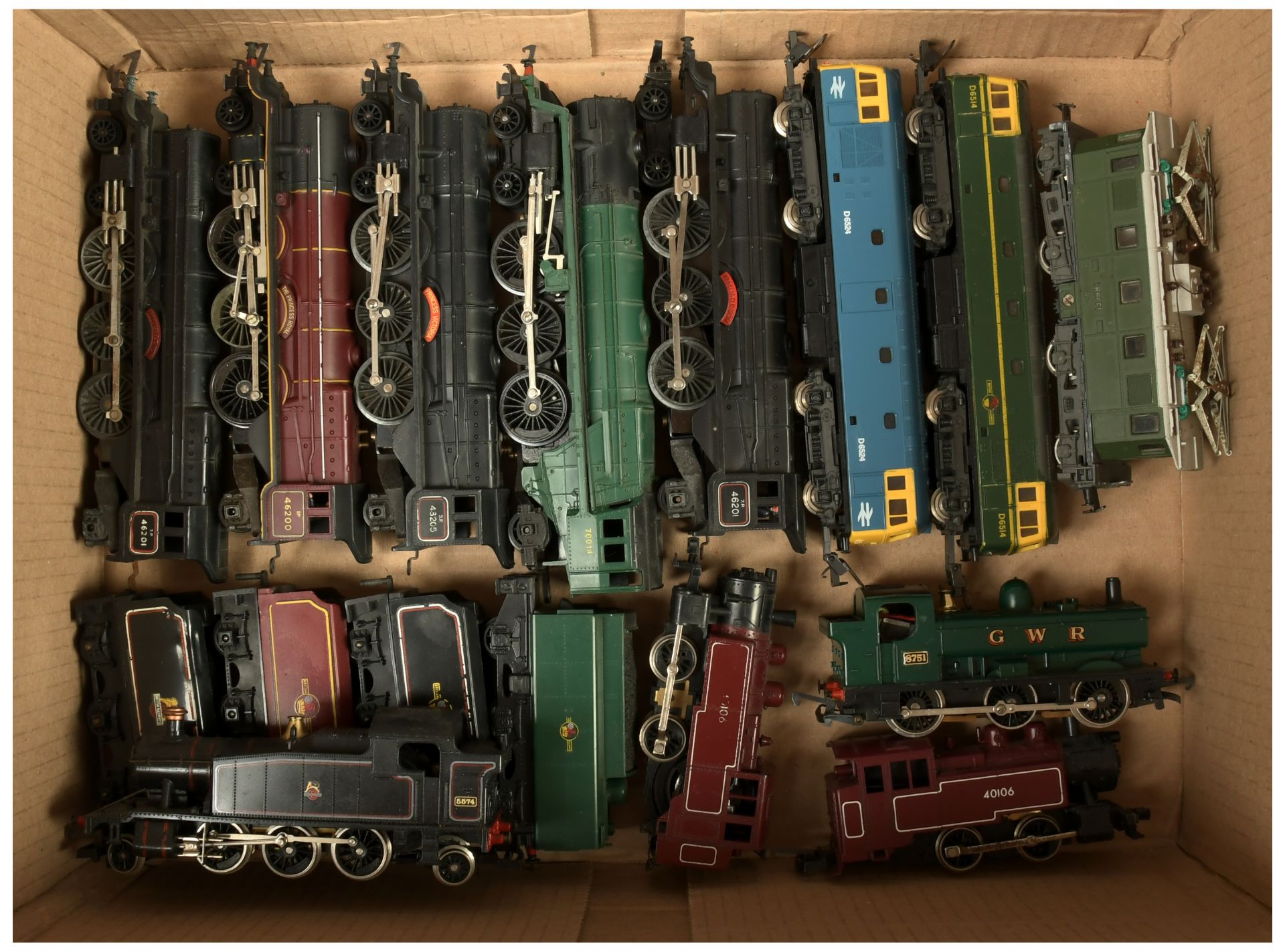 Hornby, Lima & Similar mixed group of OO & HO Gauge Steam and Diesel Locomotives