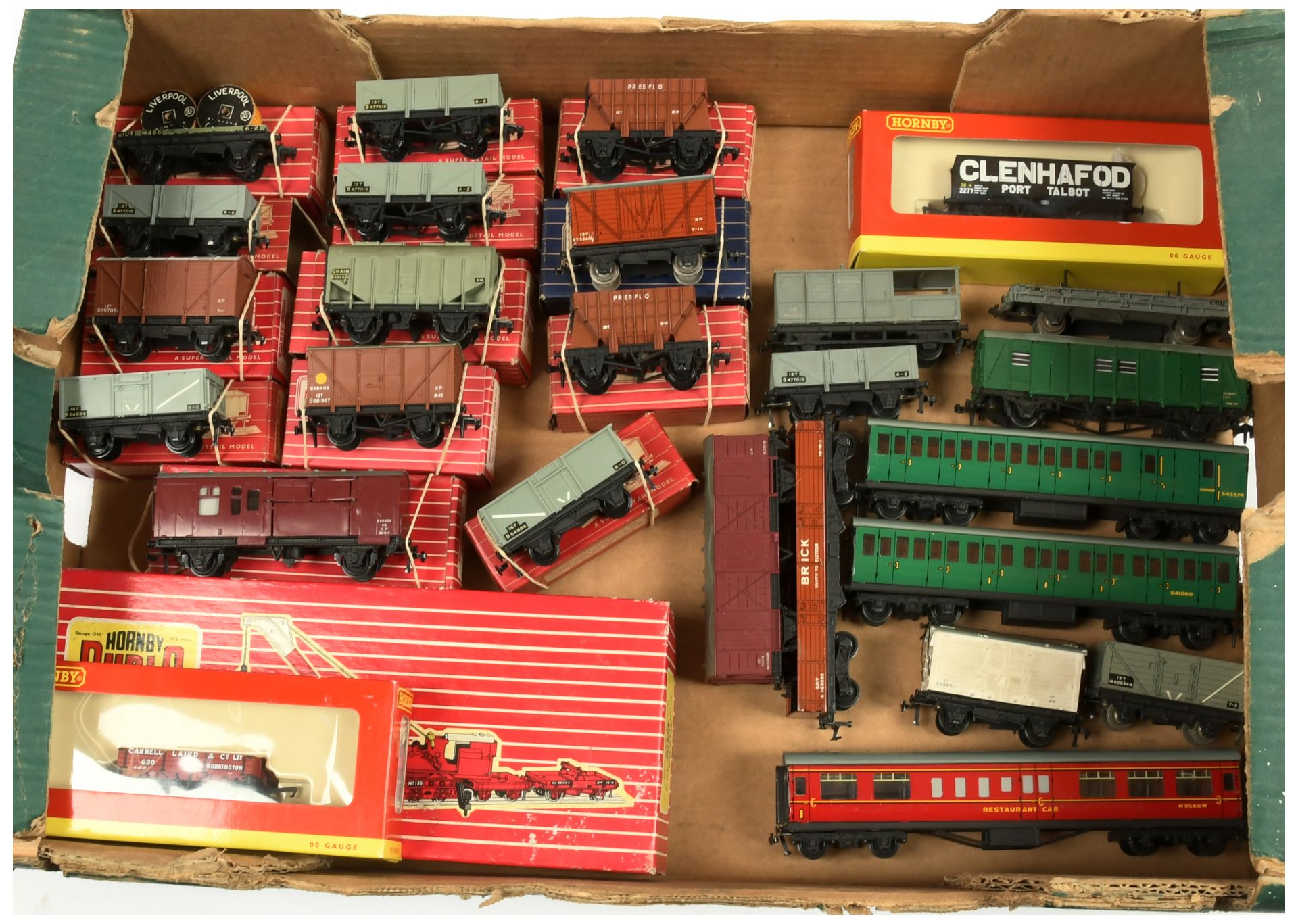 Hornby Dublo & Hornby mixed group of Rolling Stock to include 