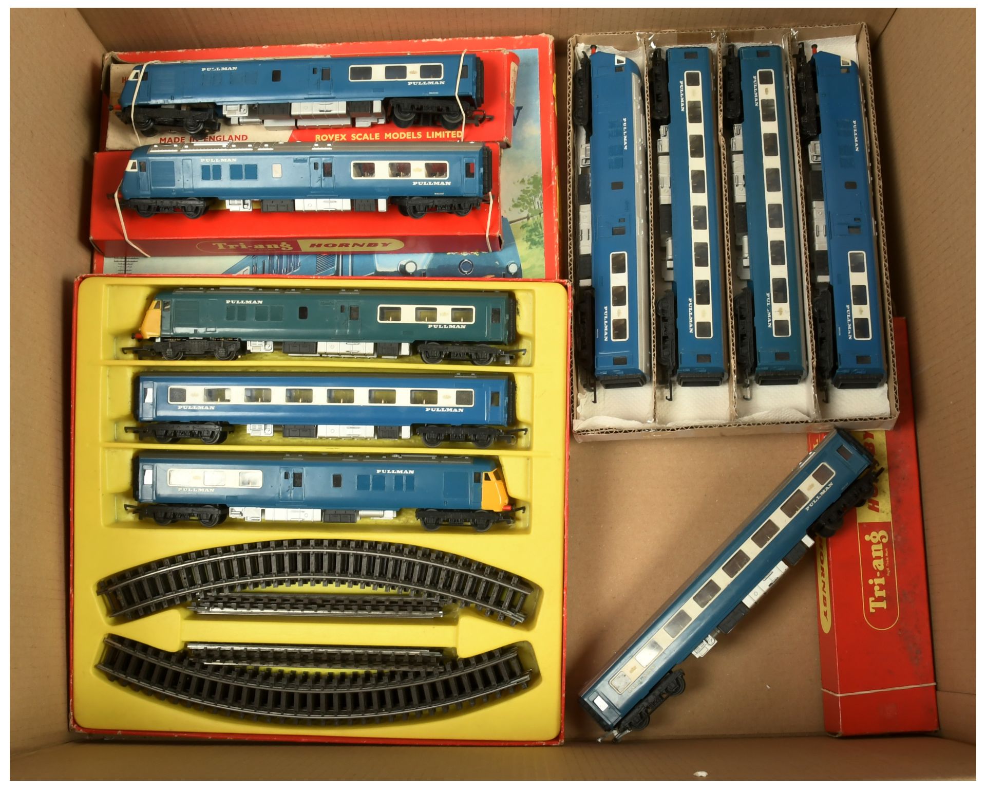 Triang Hornby The Blue Pullman Loco's, coaches & set. 