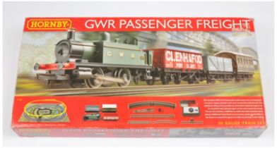 Hornby (China( R1138 GWR Passenger Freight Train Set