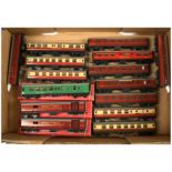 Hornby Dublo boxed and unboxed group of mixed Coaches to include 