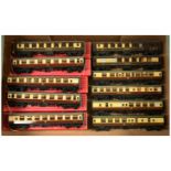 Hornby Dublo boxed and unboxed group of WR brown and cream Superdetail Coaches along with Pullman...
