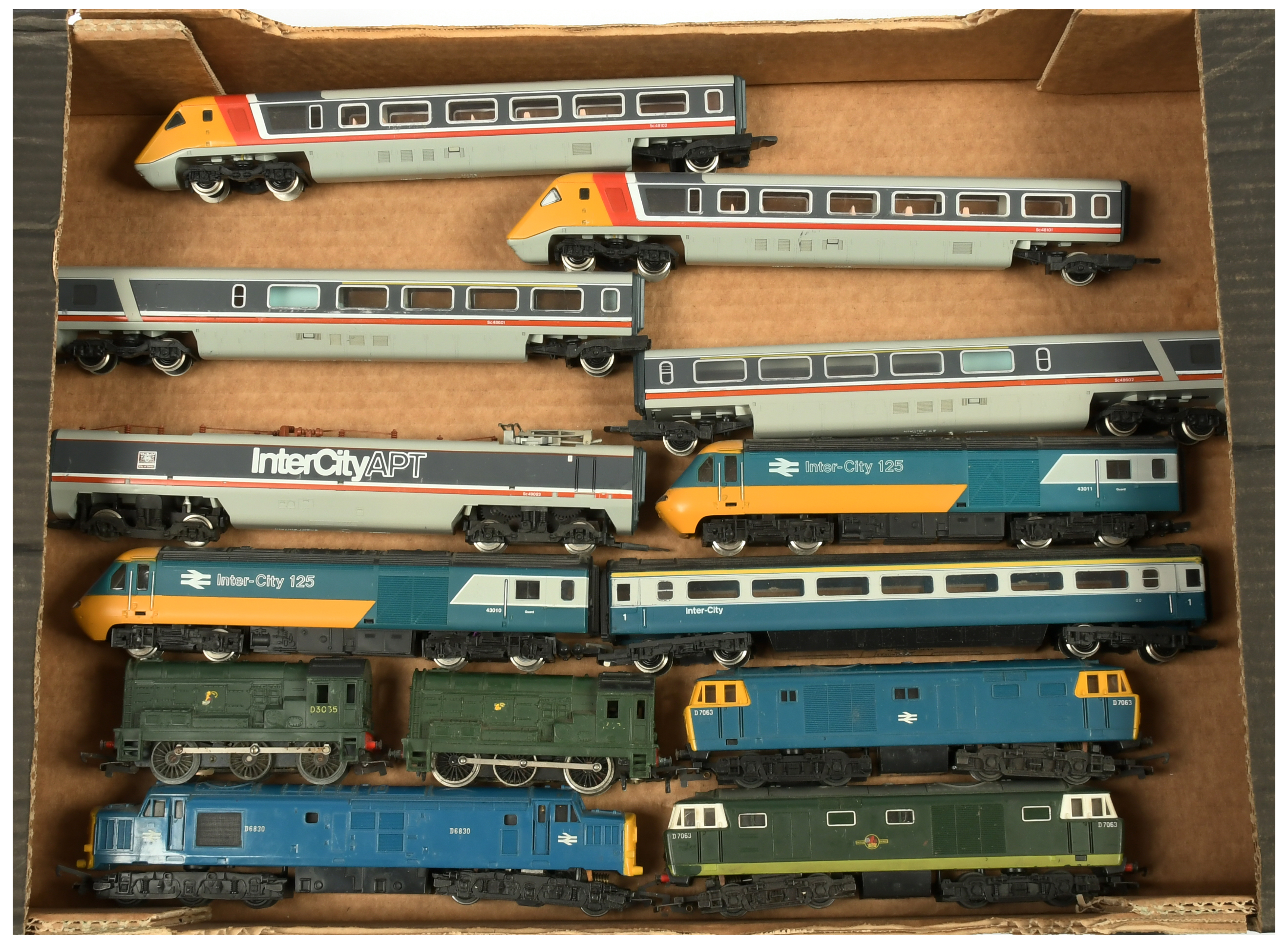 Triang & Hornby group of unboxed loco's & coaches. 