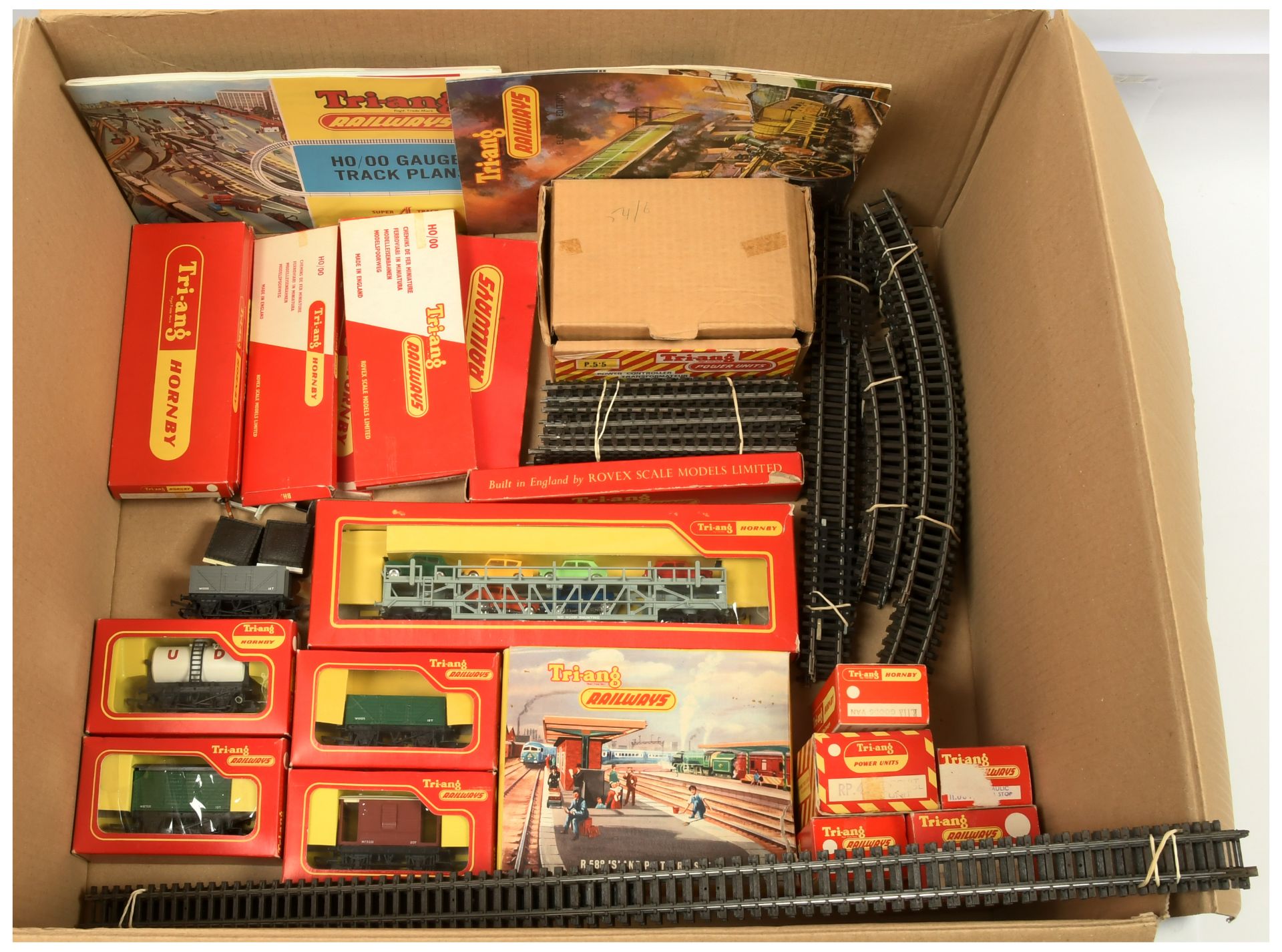 Triang Railways & Hornby Group of rolling stock, track & accessories. 