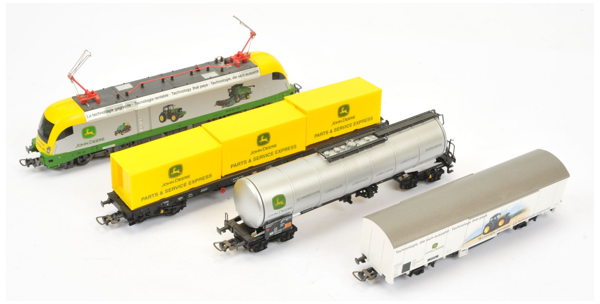 Piko HO Gauge an unboxed "John Deere" set comprising of