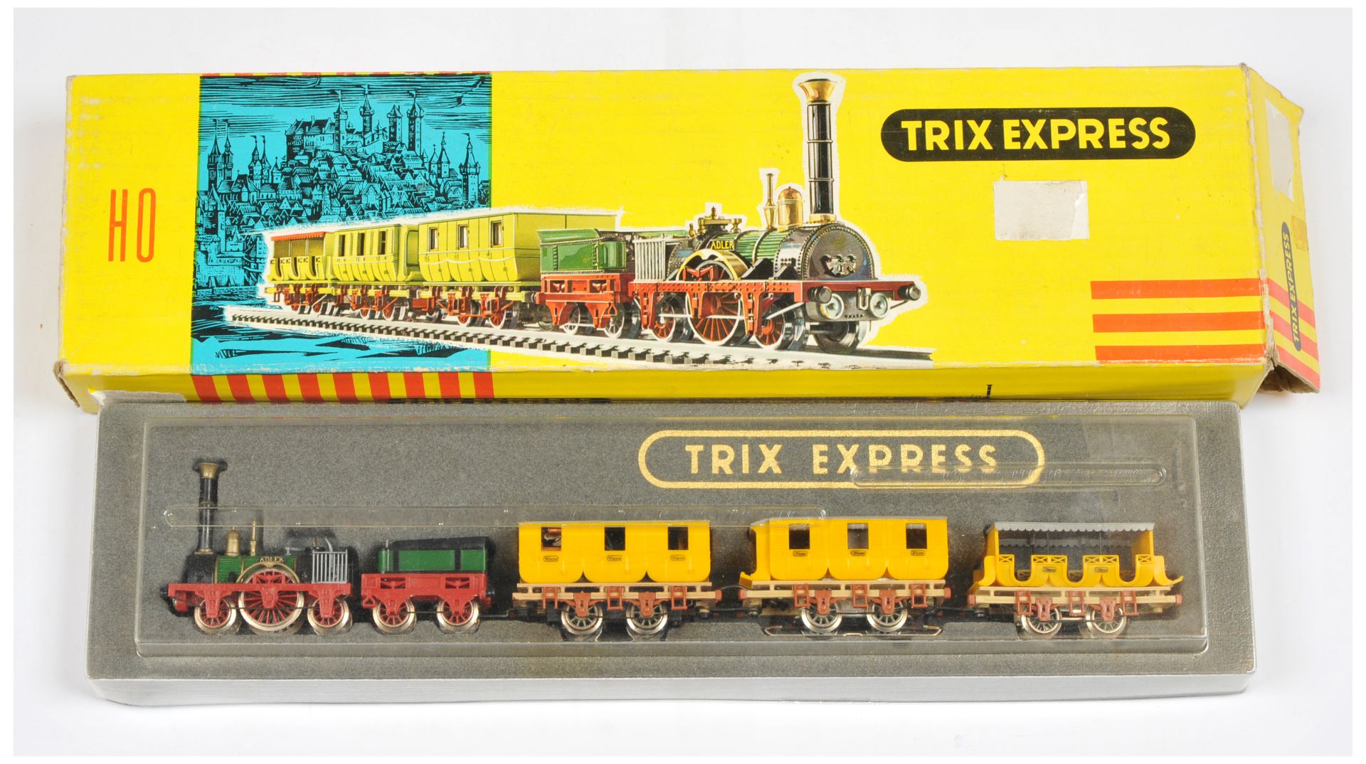 Trix Express 1532 De Adler Train Pack containing 2-2-2 green De Alder Loco and Tender plus 3 x 4-...