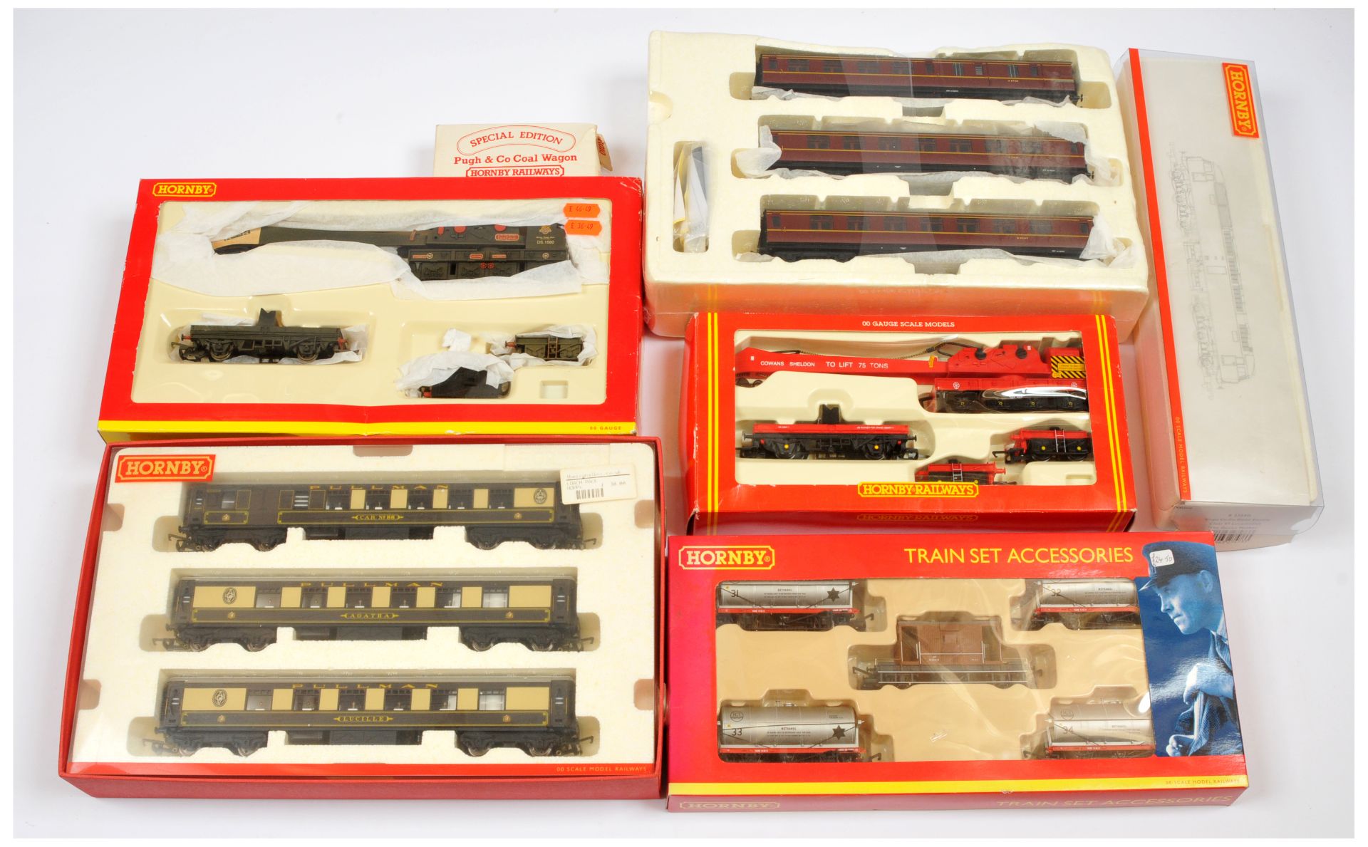 Hornby OO Mixed Group of Rolling Stock. 