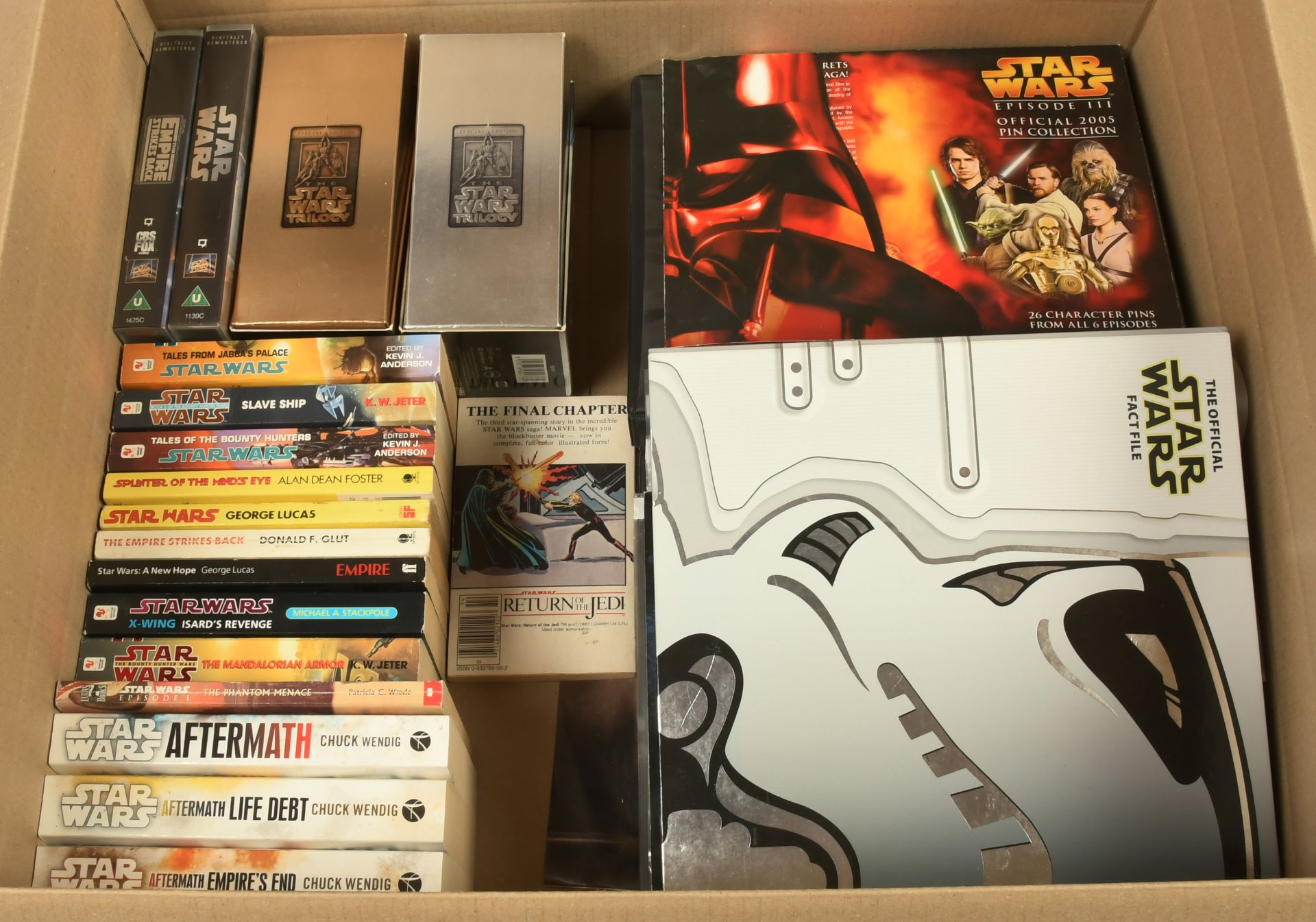 Large quantity Star Wars vintage collectables 