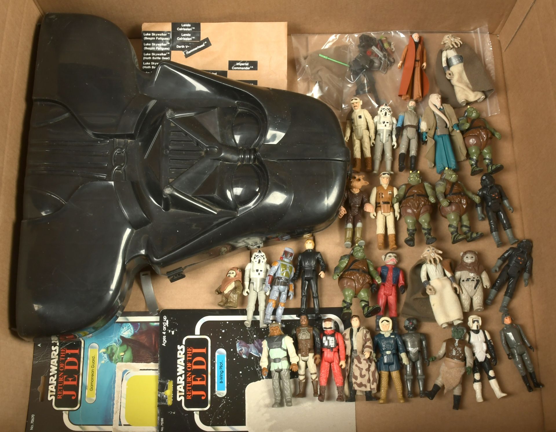 Quantity of Kenner vintage Star Wars 3 3/4" figures 