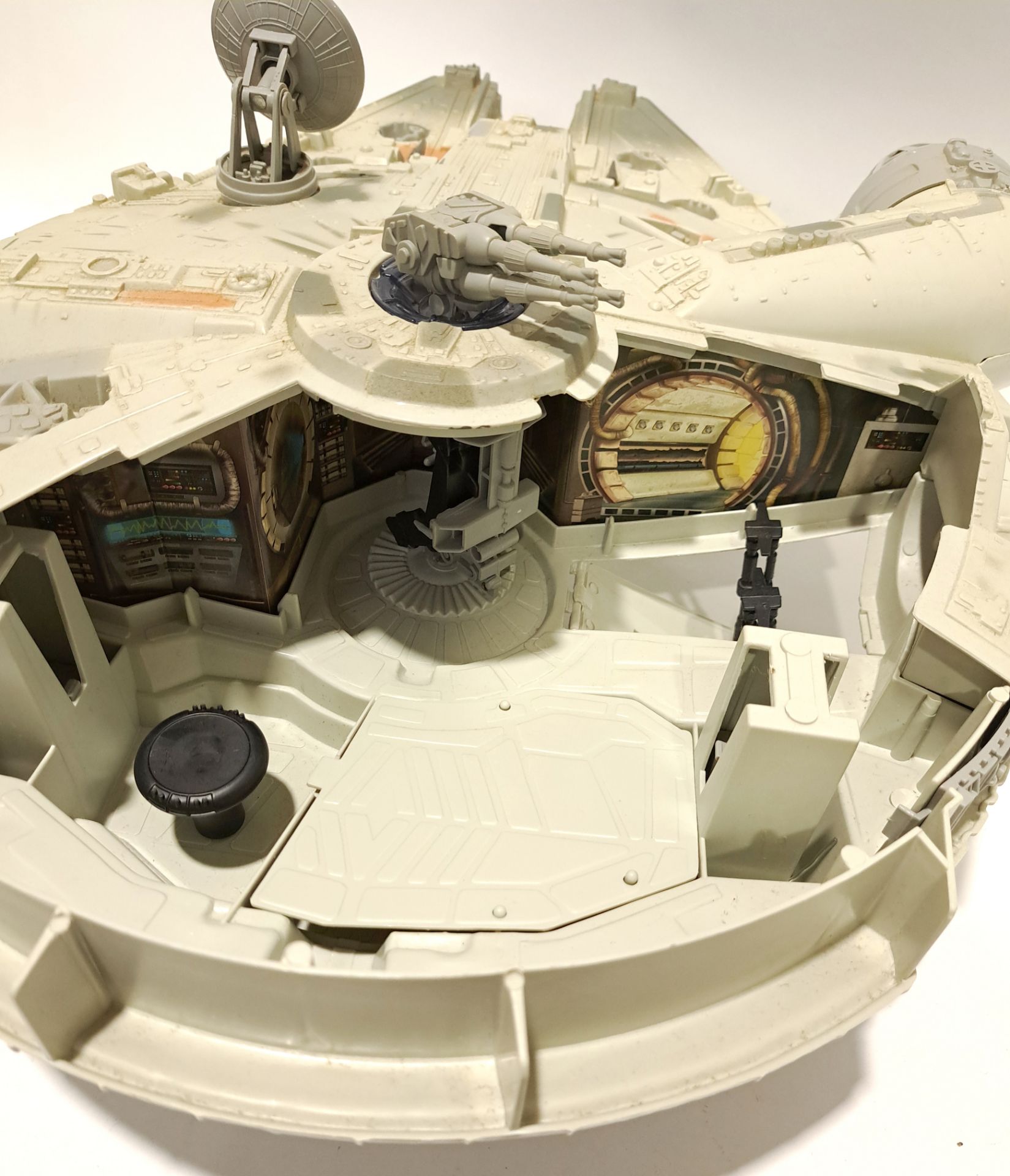 Kenner Star Wars The Power of the Force Electronic Millennium Falcon - Image 2 of 2