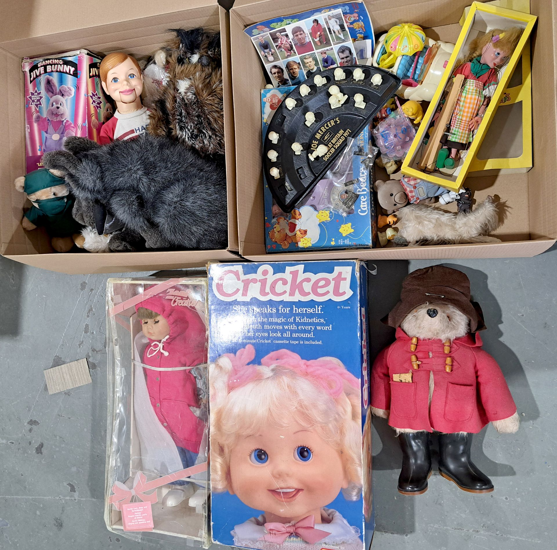 Mixed lot of vintage toys