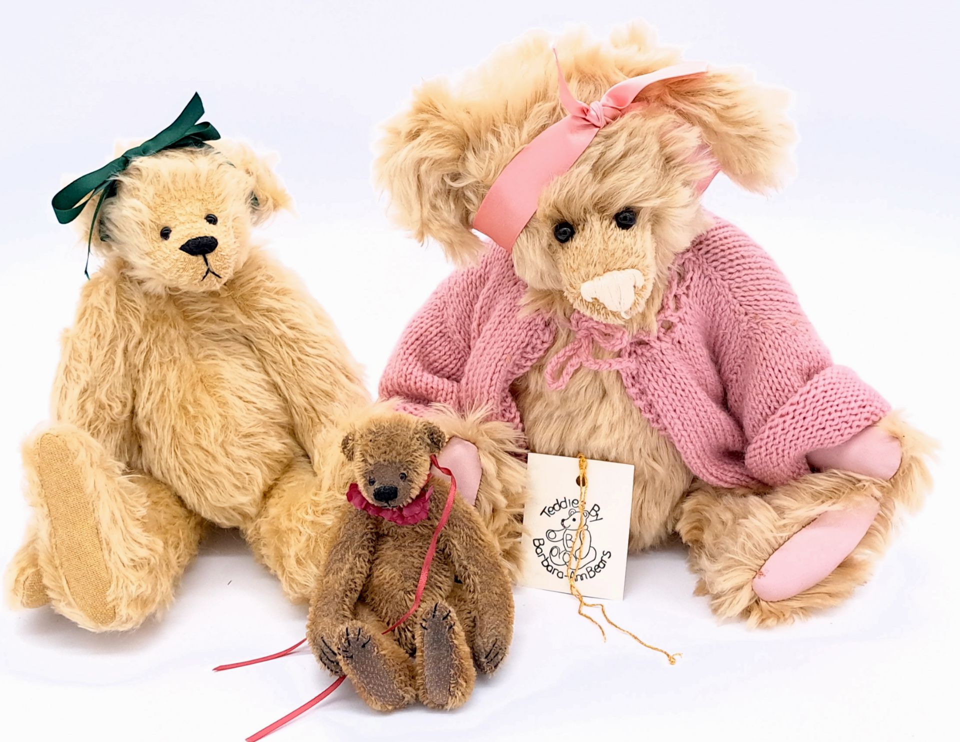 Artist teddy bear trio 