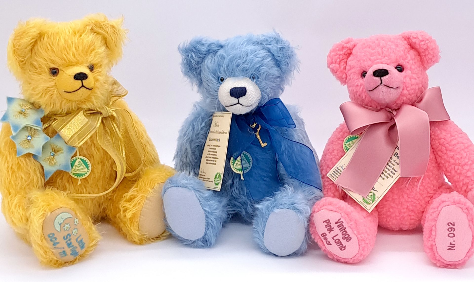 Hermann-Spielwaren trio of teddy bears