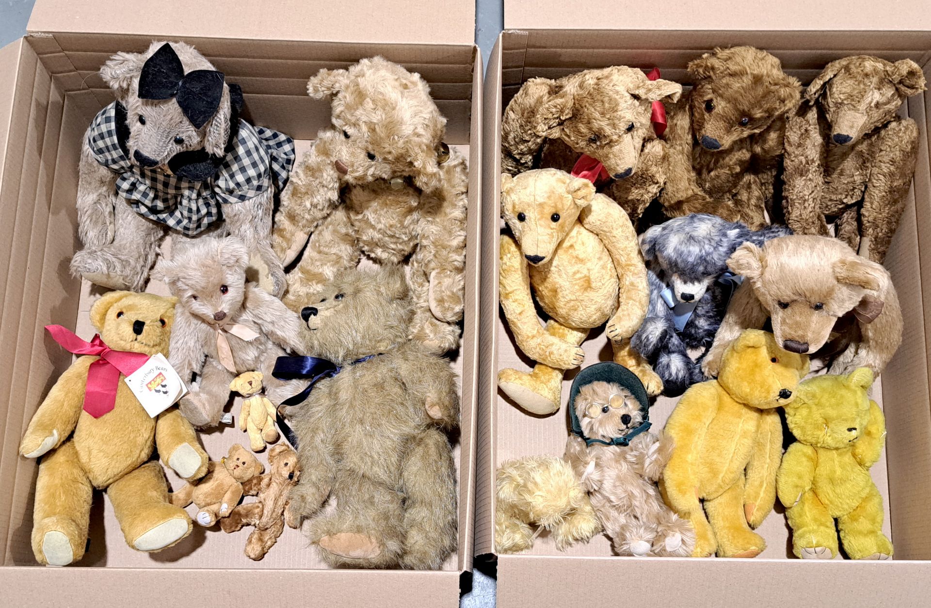 Assortment of teddy bears including artist bears