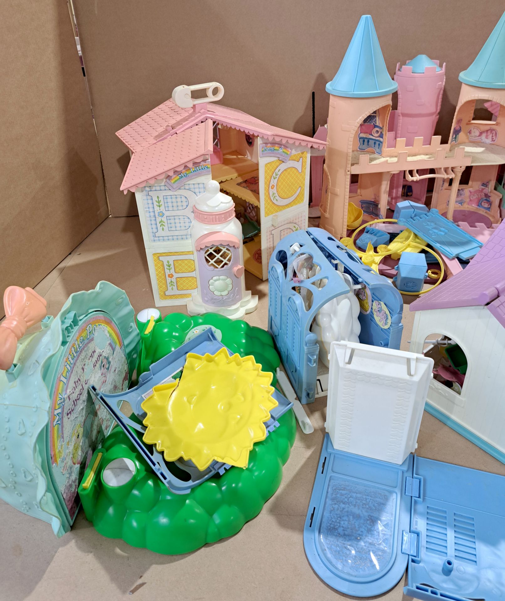 My Little Pony Vintage Castle & others - Bild 2 aus 3