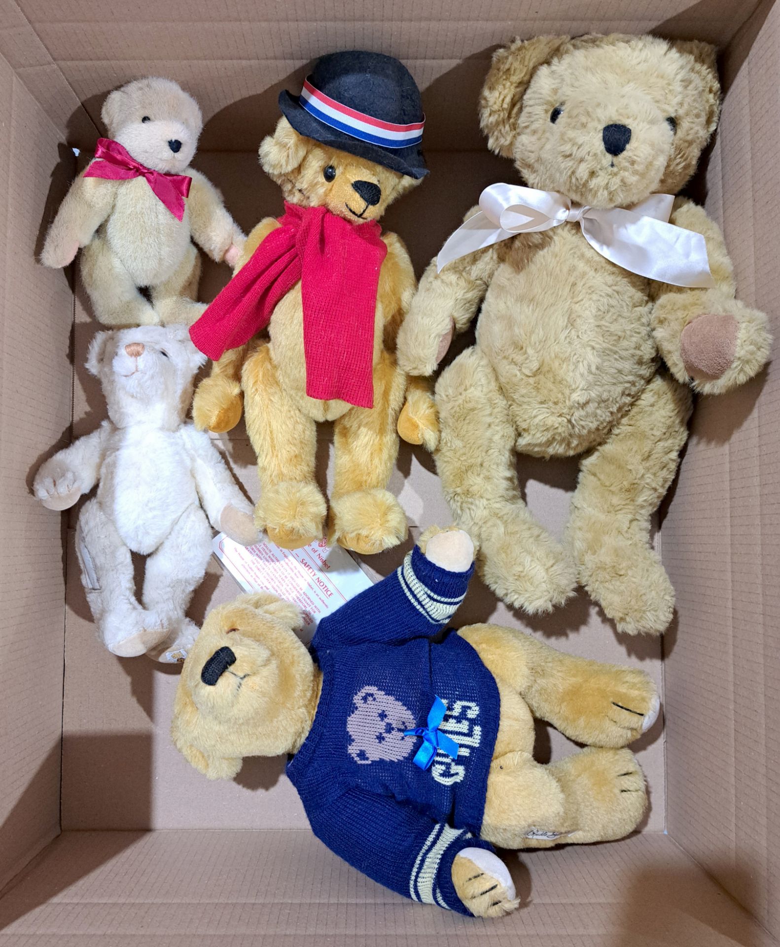 Nisbet Bears plus others x 5