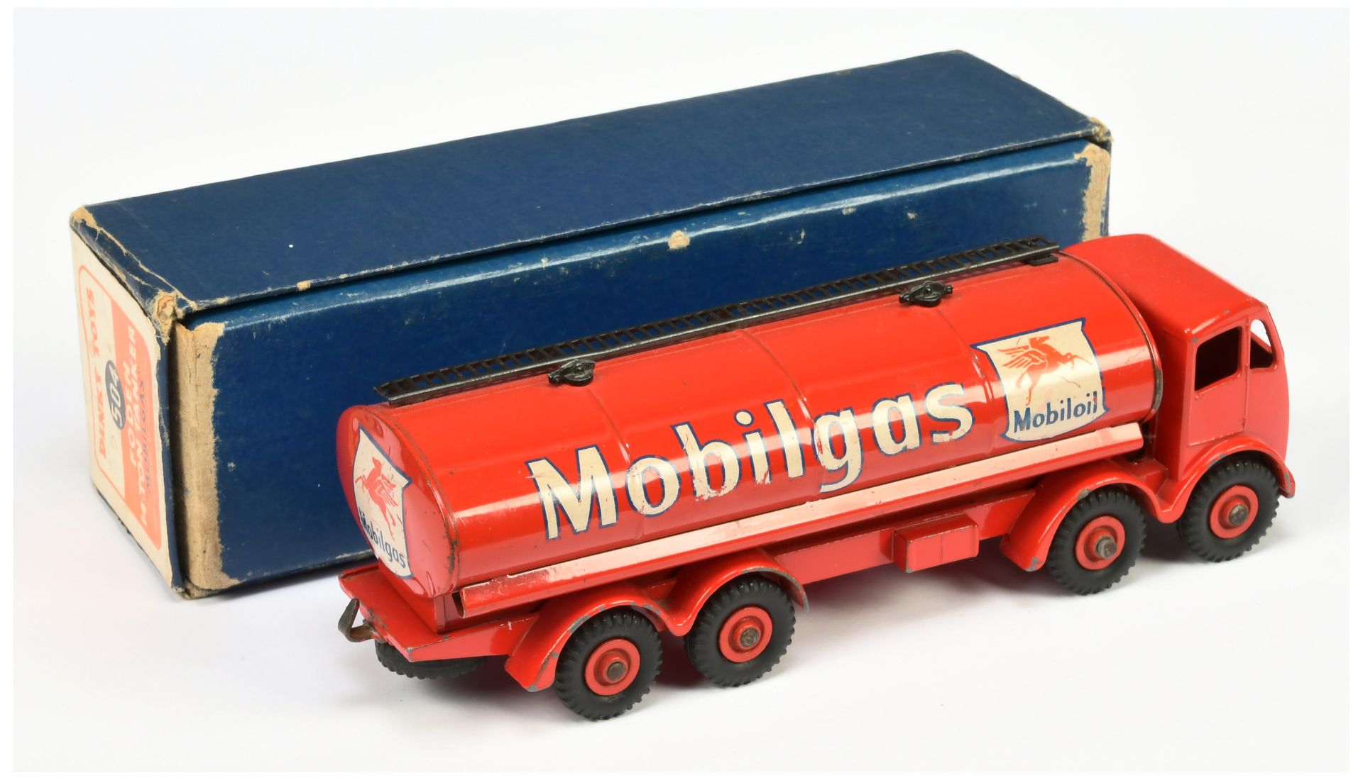 Dinky Toys 504 Foden (type 2) Tanker "Mobilgas"  - Red including supertoy hubs with black tyres, ... - Image 2 of 2