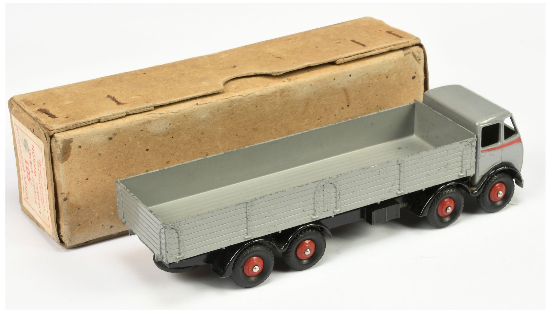 Dinky Toys 501 Foden (type 1) 8-wheel Diesel Wagon - Grey cab and back, black chassis, red side f... - Image 2 of 2