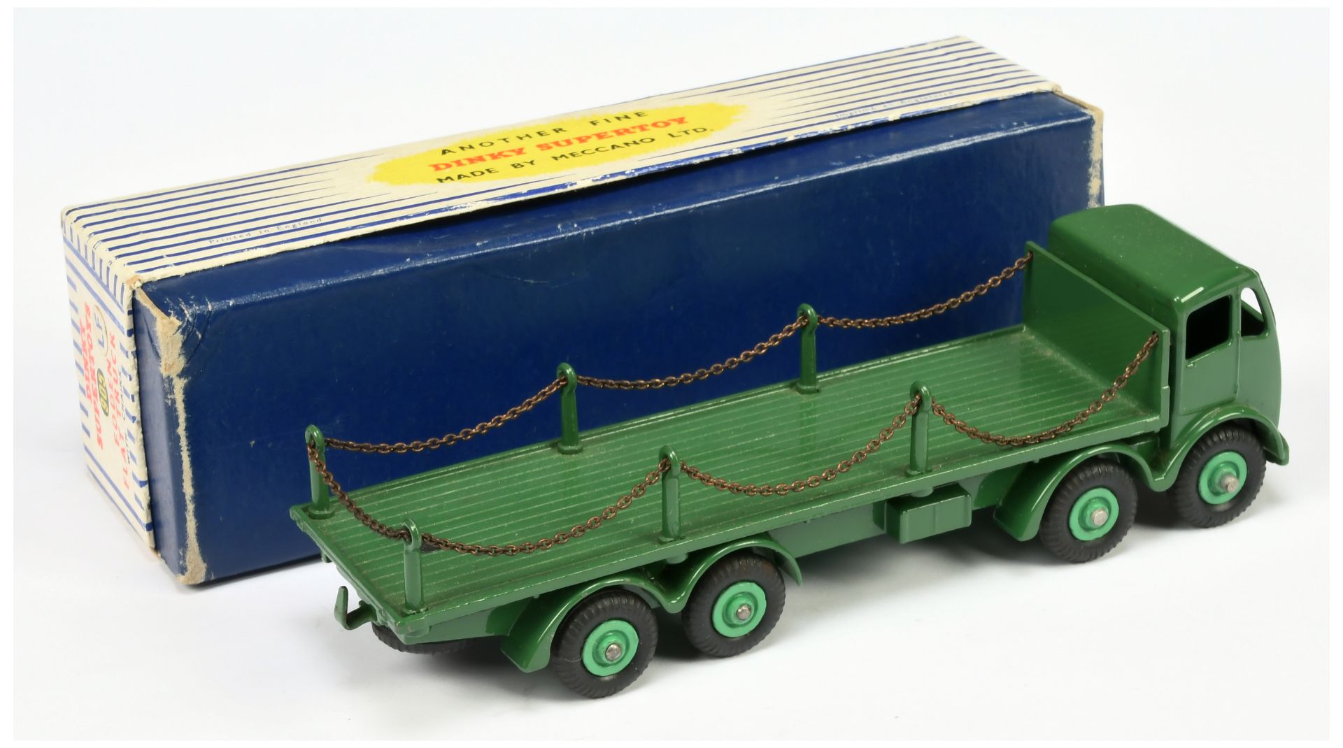 Dinky Toys 905  Foden (type 2) Flat Truck With Chains - Green, mid-green supertoy hubs, with blac... - Image 2 of 2