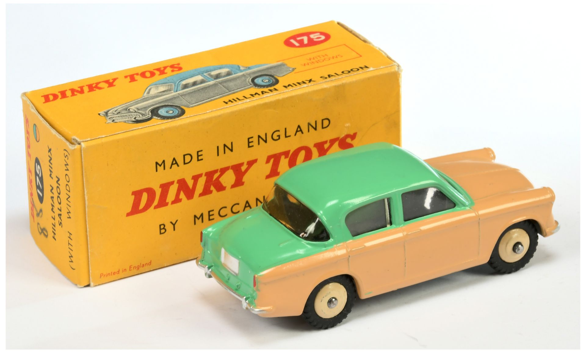 Dinky Toys 175 Hillman Minx Saloon Two-Tone Green and beige with light beige rigid hubs with trea... - Bild 2 aus 2