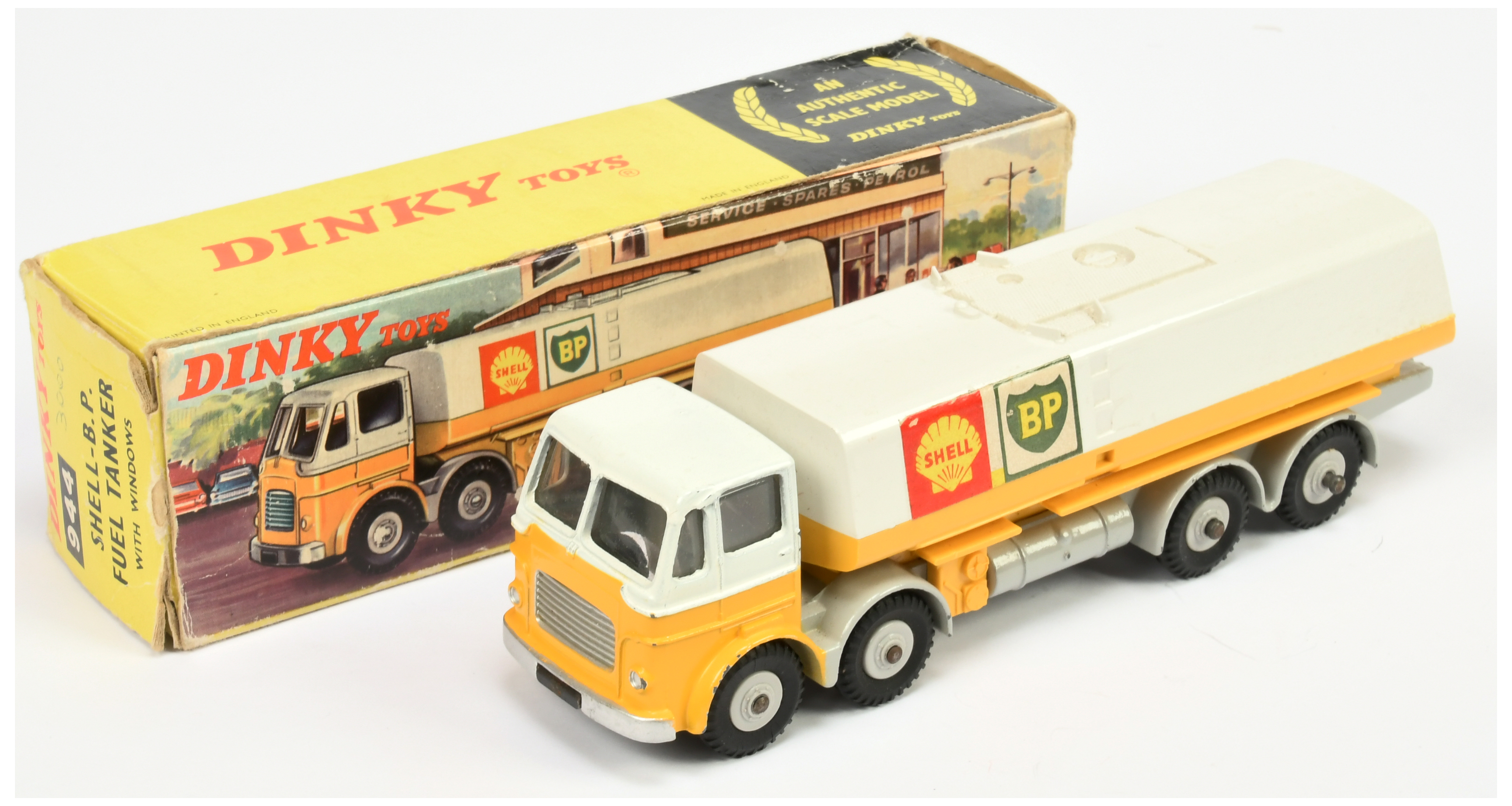 Dinky Toys 943 Leyland Octopus Tanker "Shell-BP" - yellow, white including Tanker, grey chassis a... - Image 3 of 4