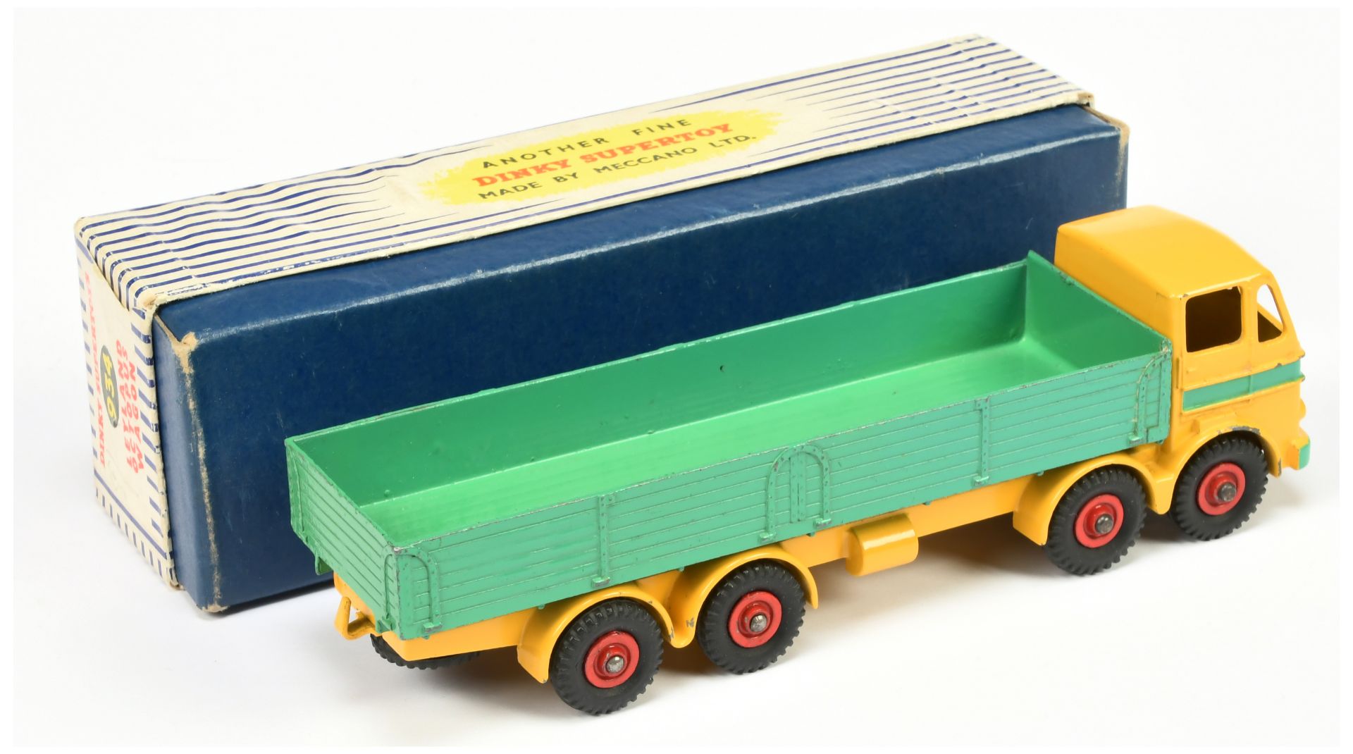 Dinky Toys 934 Leyland Octopus Wagon  - Yellow cab and chassis, mid-green open back and flashes, ... - Image 2 of 2