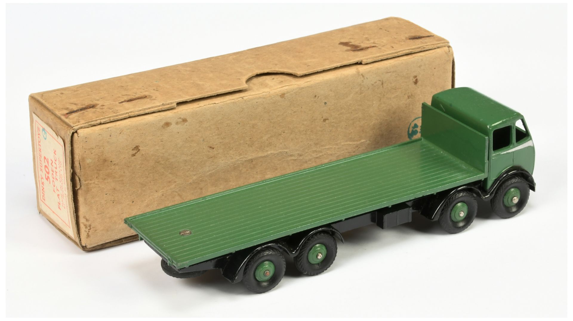Dinky Toys 502 Foden (type 1) Flat Truck - Green cab, back and rigid hubs with herringbone tyres,... - Image 2 of 2
