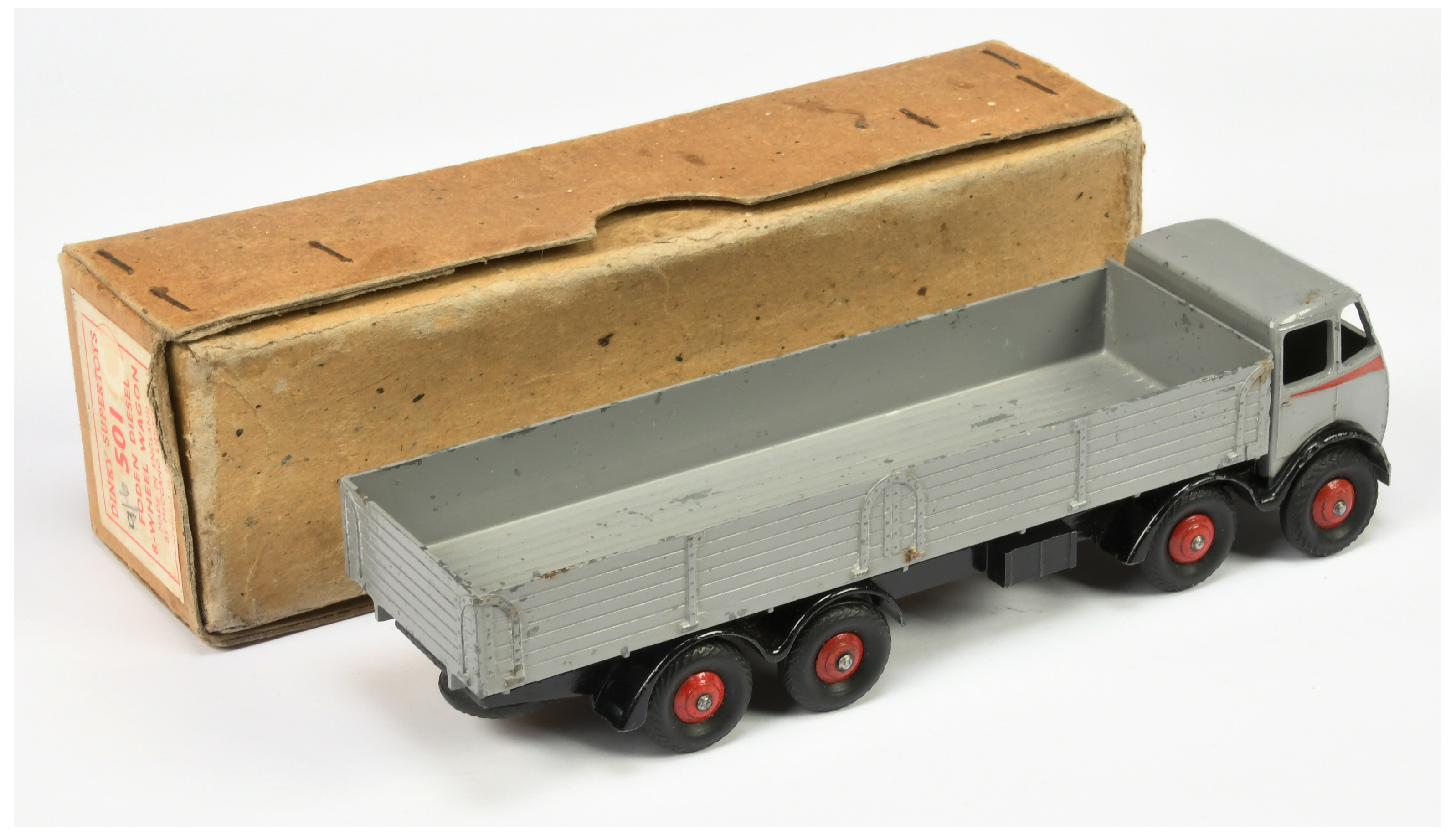 Dinky Toys 501 Foden (type 1) 8-wheel Diesel Wagon - Grey cab and back, black chassis, red side f... - Image 2 of 2