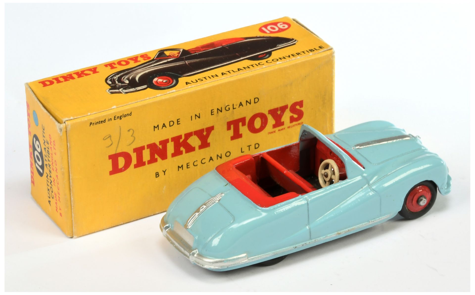 Dinky Toys 106 Austin Atlantic Convertible - Light blue body, red interior, tonneau and rigid hub... - Image 2 of 2