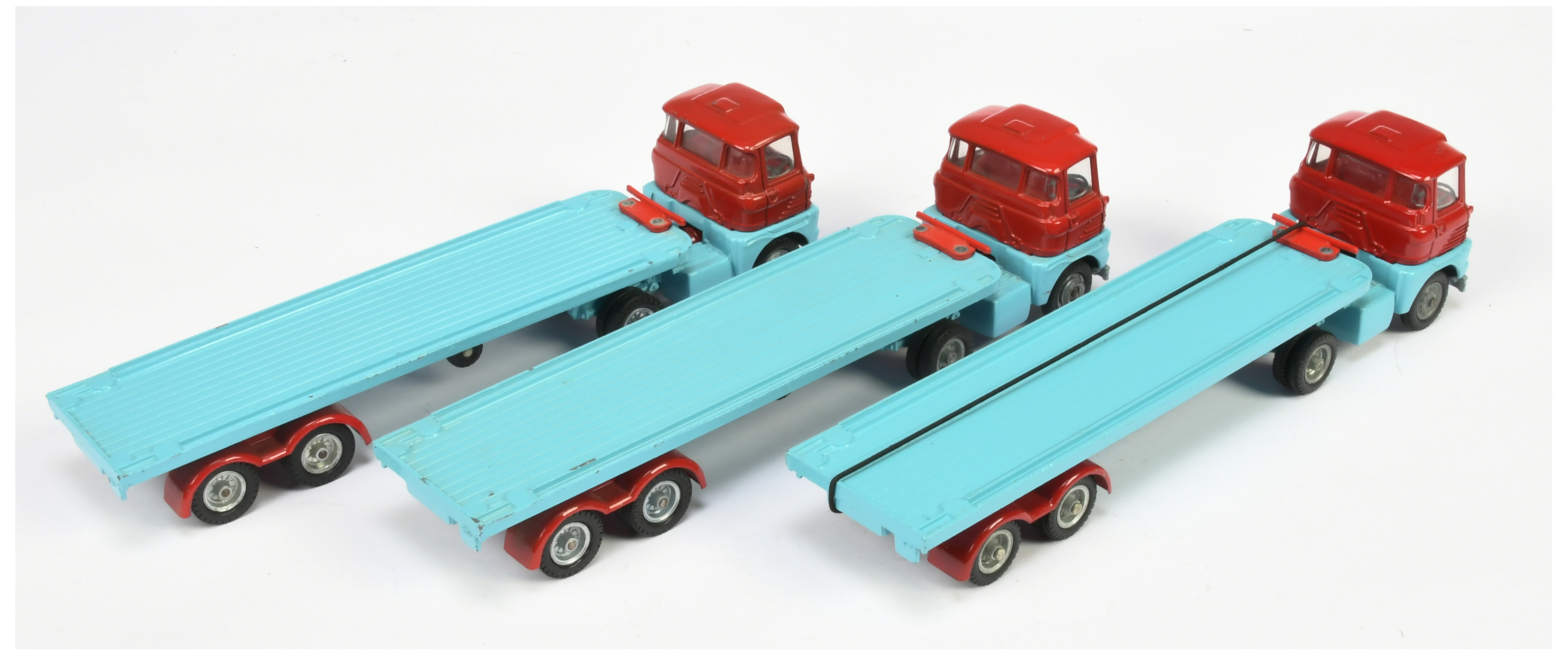 Corgi Toys 1139 "Chipperfields" Circus" Scammell Truck and Trailer Group Of 3 - All finished in b... - Image 2 of 2