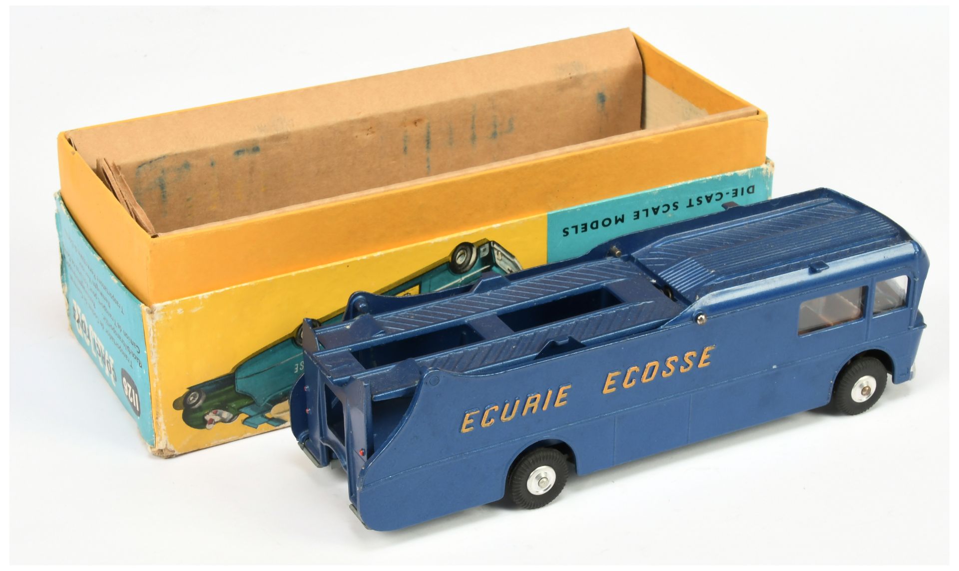 Corgi Toys 1126 Ecurie Ecosse Racing Car Transporter - Blue body with yellow lettering, brown int... - Bild 2 aus 2
