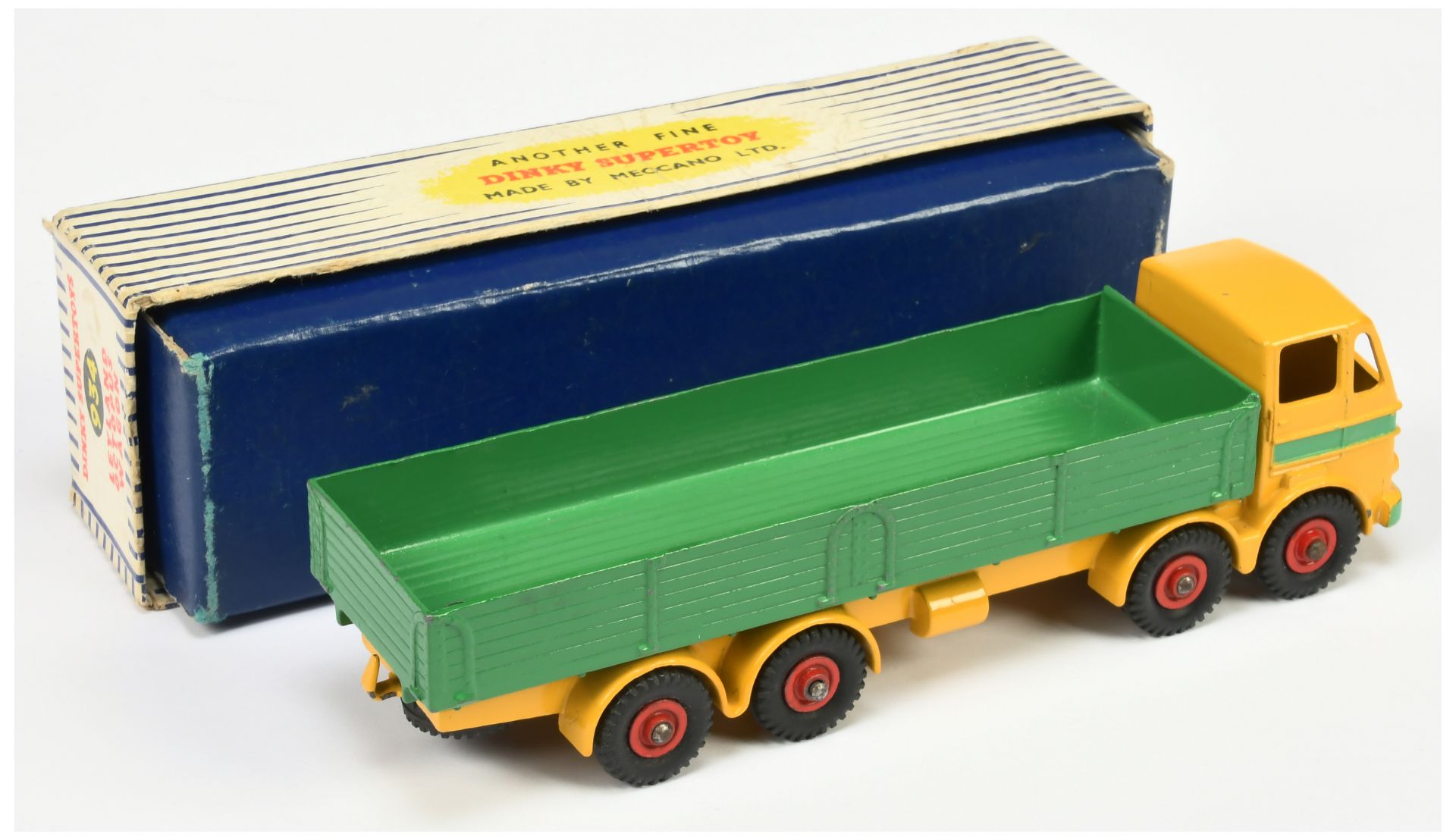 Dinky Toys 934 Leyland Octopus Wagon  - Yellow cab and chassis, mid-green open back and flashes, ... - Image 2 of 2