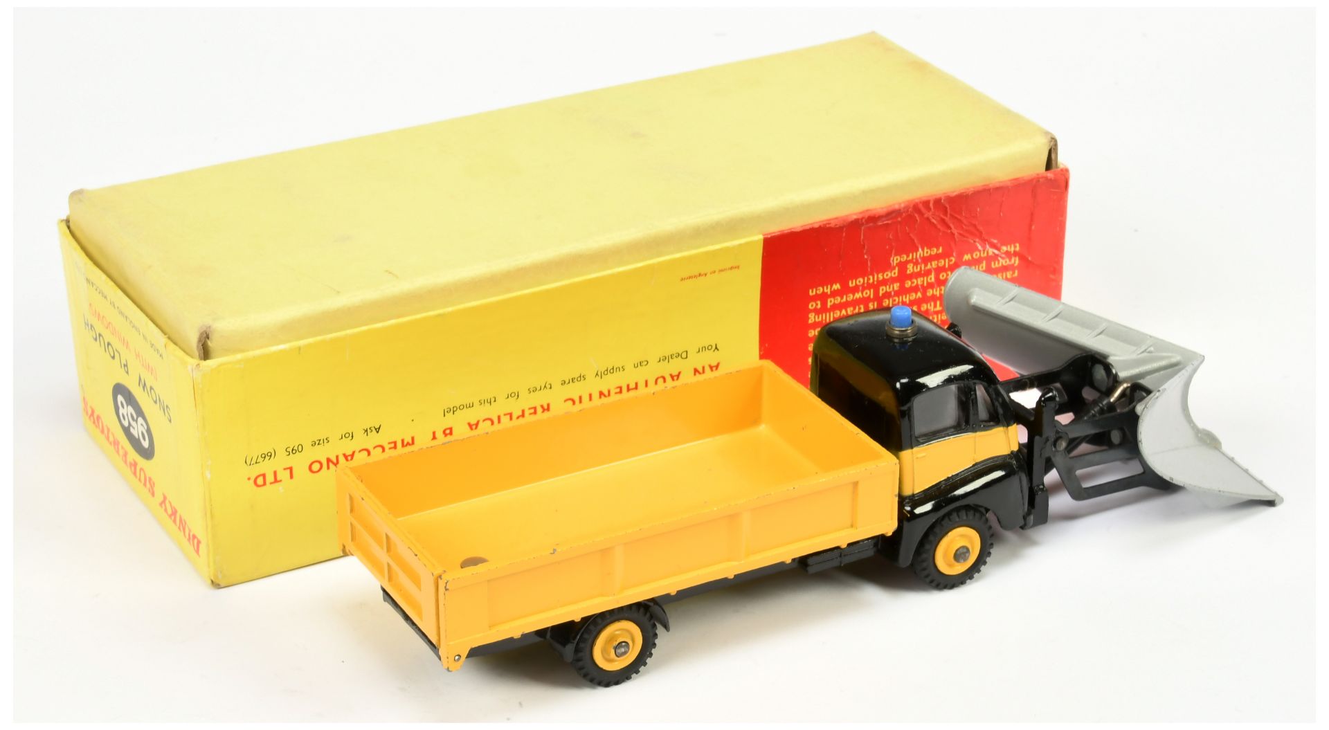 Dinky Toys 958 Guy Warrior With Snow Plough - Black and yellow including supertoy hubs, solid mid... - Image 2 of 2