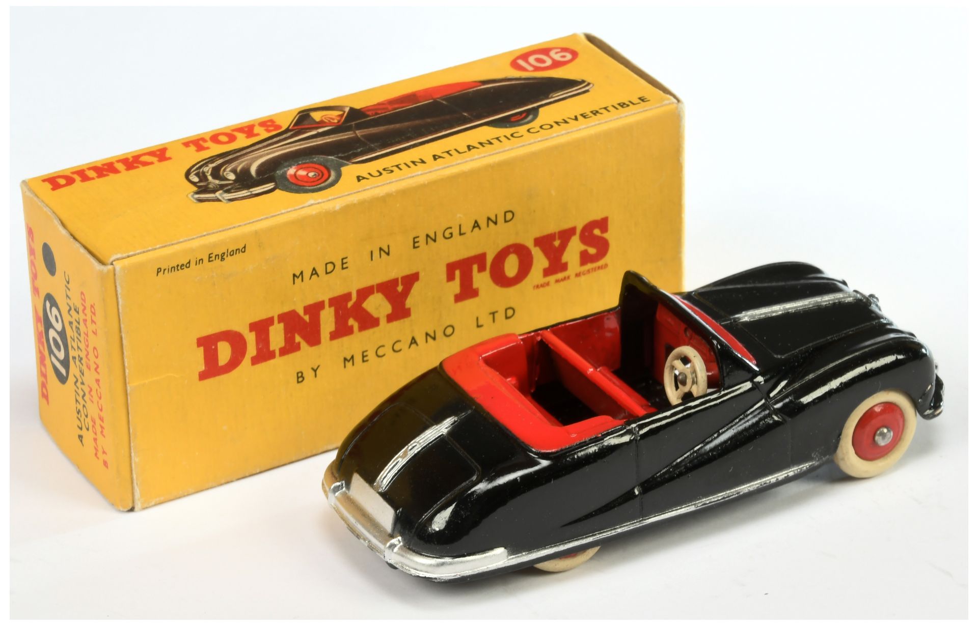 Dinky Toys 106 Austin Atlantic Convertible - Black body, red interior, tonneau and rigid hubs wit... - Bild 2 aus 2