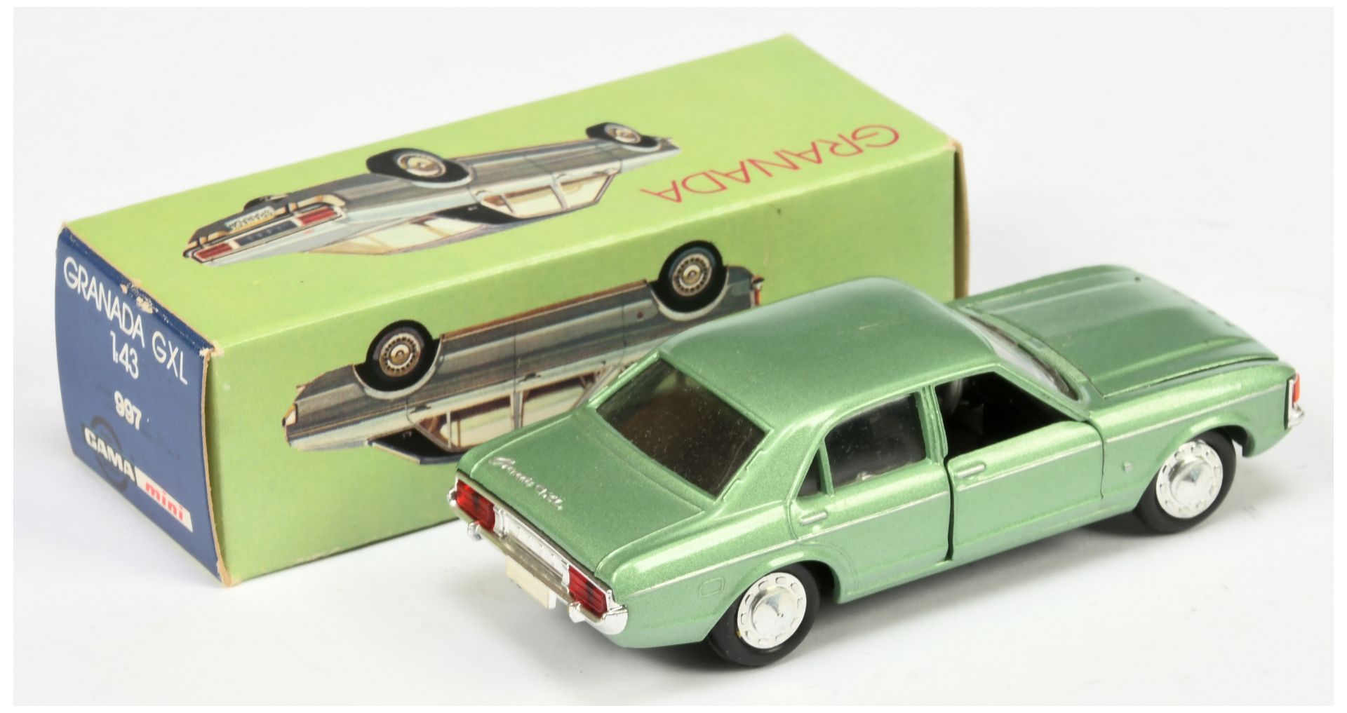 Gama 997 (1/43rd) Ford Granada - Metallic light Green, black interior, silver trim, chrome bumper... - Bild 2 aus 2