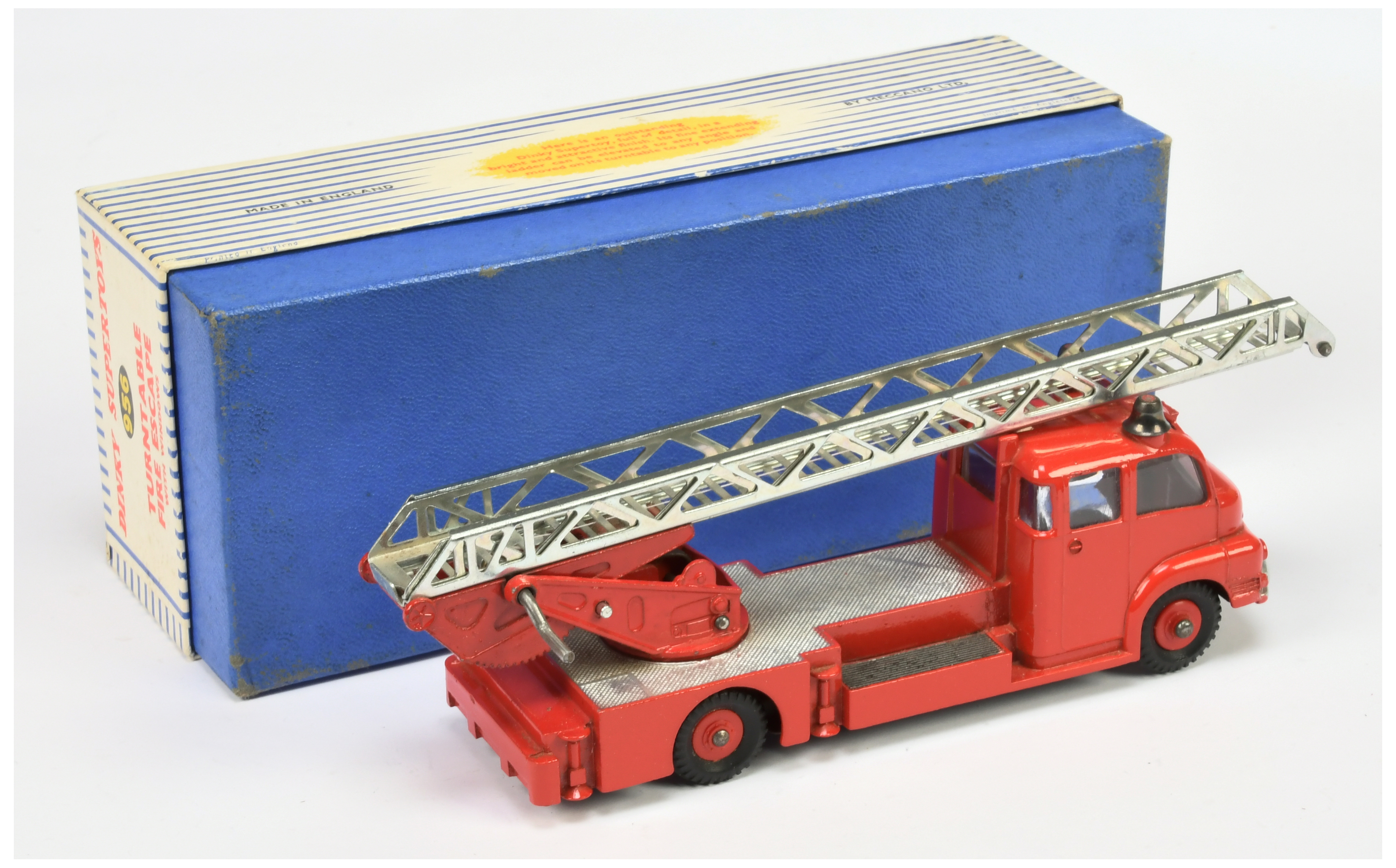 Dinky Toys 956 Turntable Fire Engine - Red including plastic hubs, silver trim and platform, chro... - Image 2 of 4