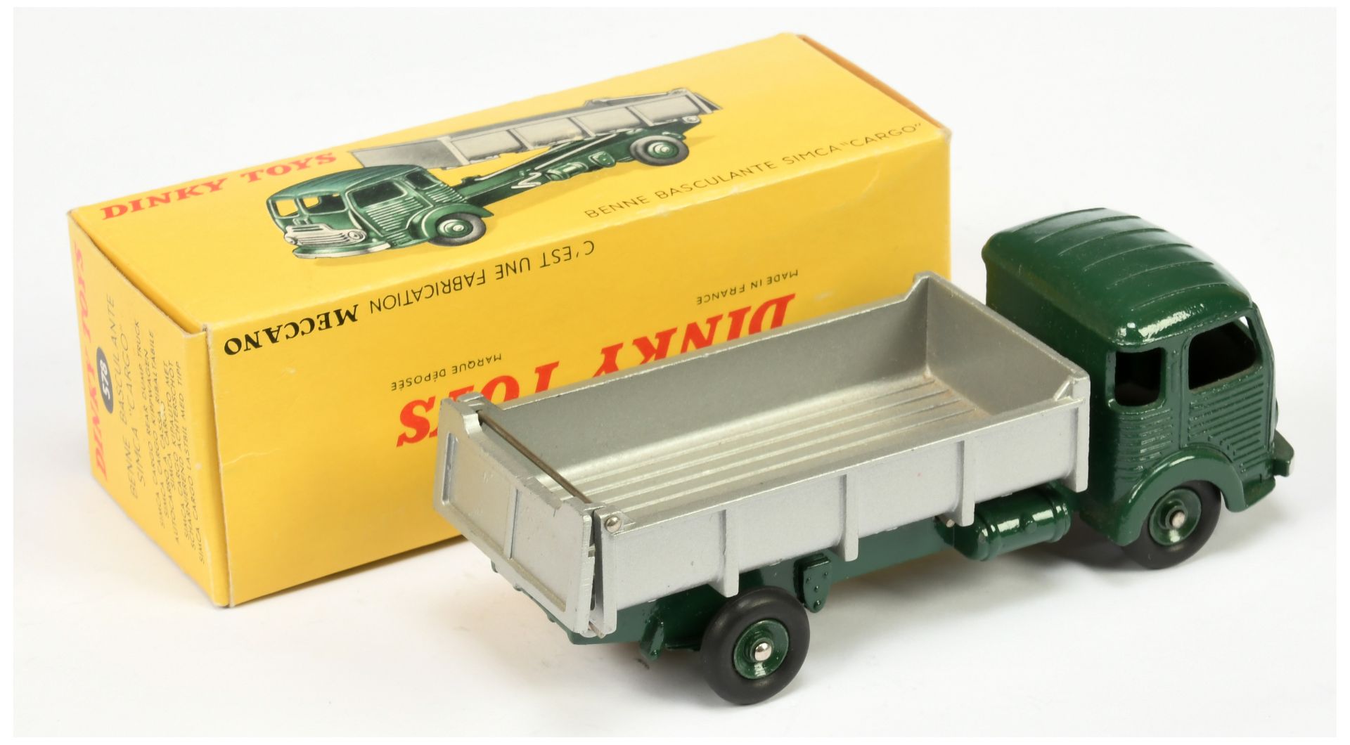 French Dinky Toys 578 Simca Cargo Tipper - Green cab, chassis and concave hubs, silver trim and r... - Image 2 of 2