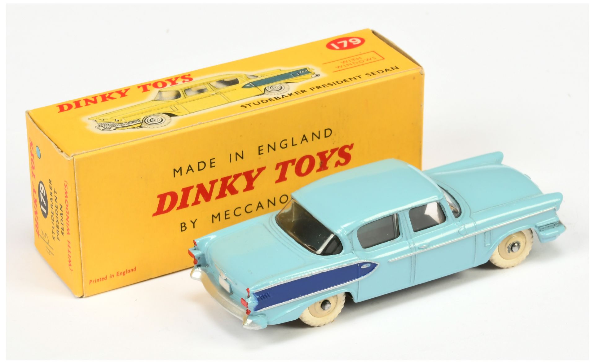 Dinky Toys 179 Studebaker President Sedan - Light blue, dark blue rear side flashes, silver trim ... - Bild 2 aus 2