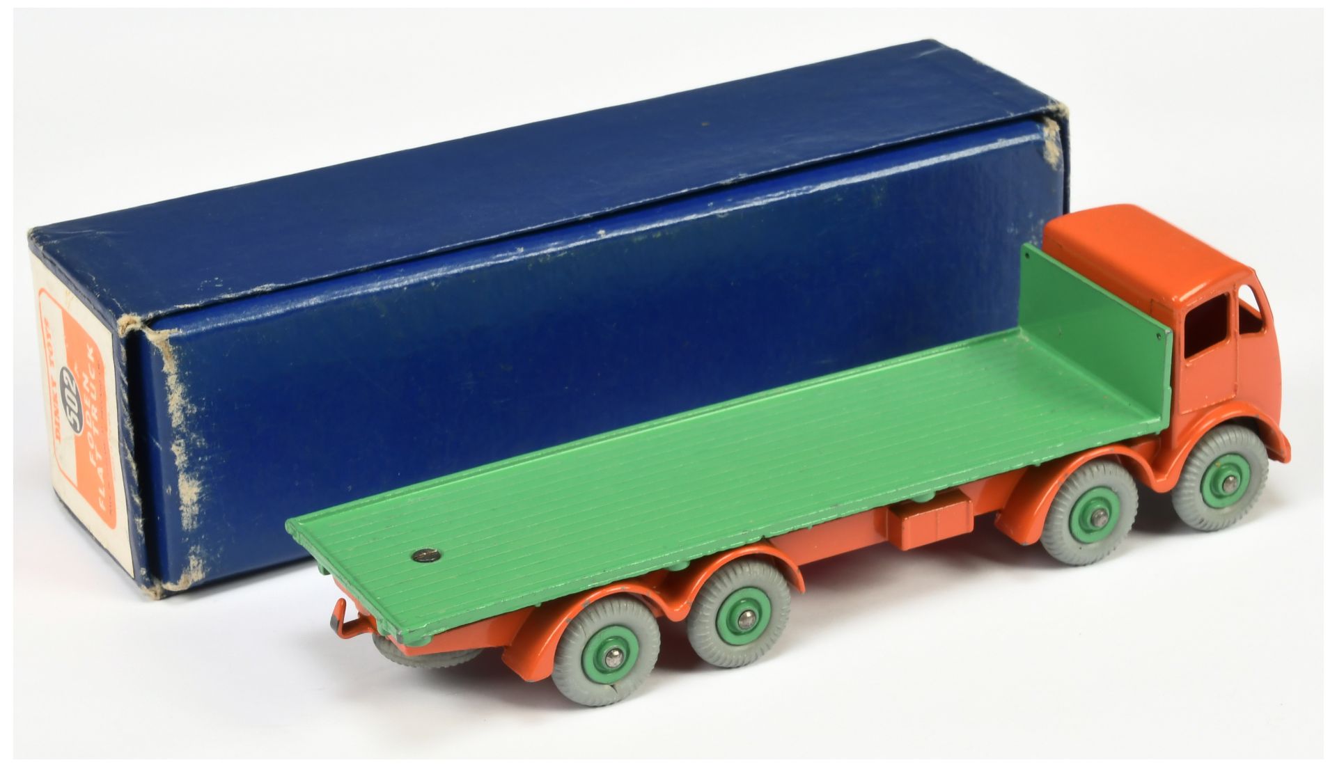 Dinky Toys 502 Foden (type 2) Flat Truck - Burnt Orange cab and chassis, mid-green back and rigid... - Image 2 of 2