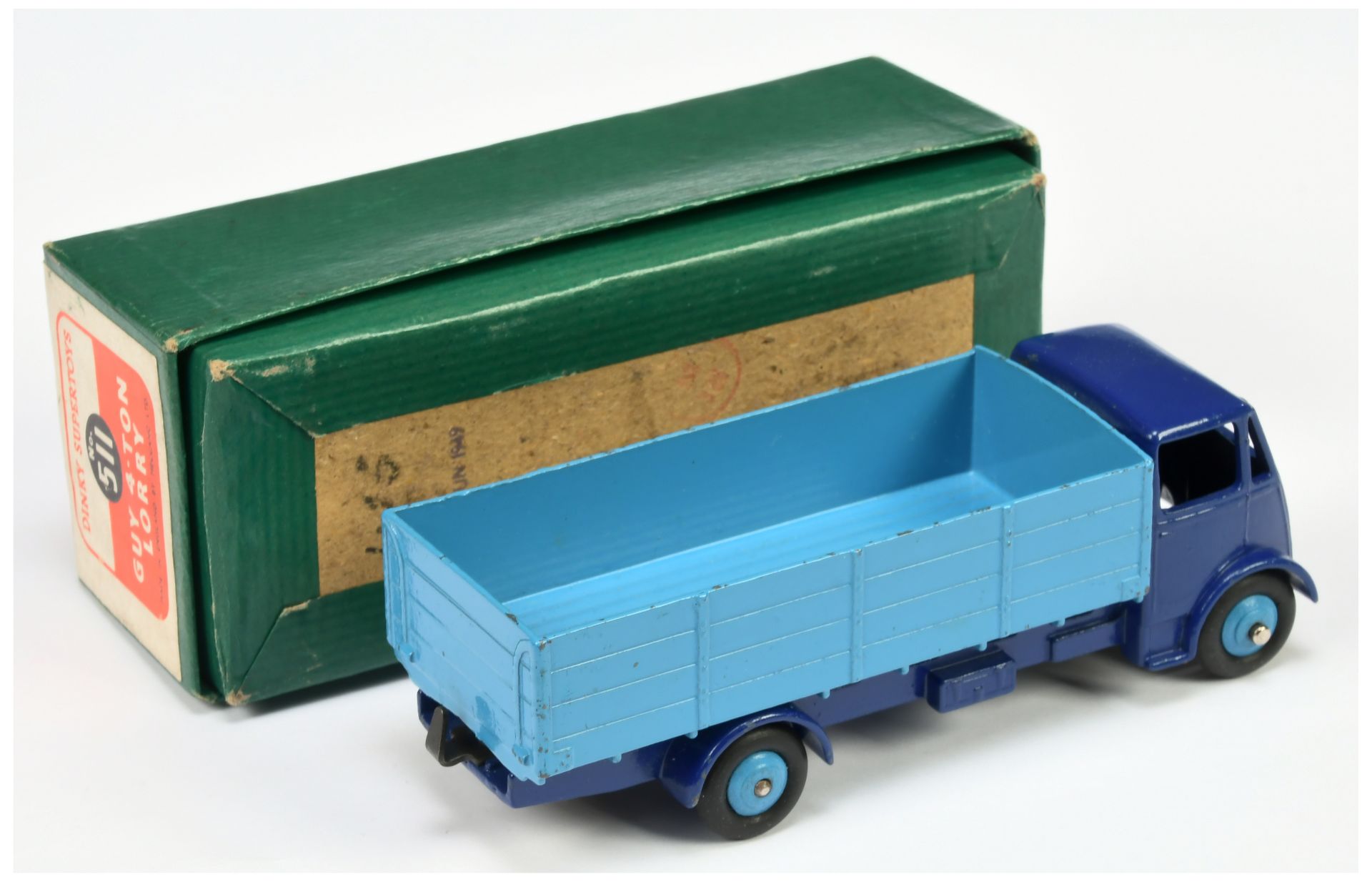 Dinky toys 511 Guy (type 1) 4-Ton LorryTwo-Tone blue, rigid hubs, silver trim and tow hook  - Bild 2 aus 2