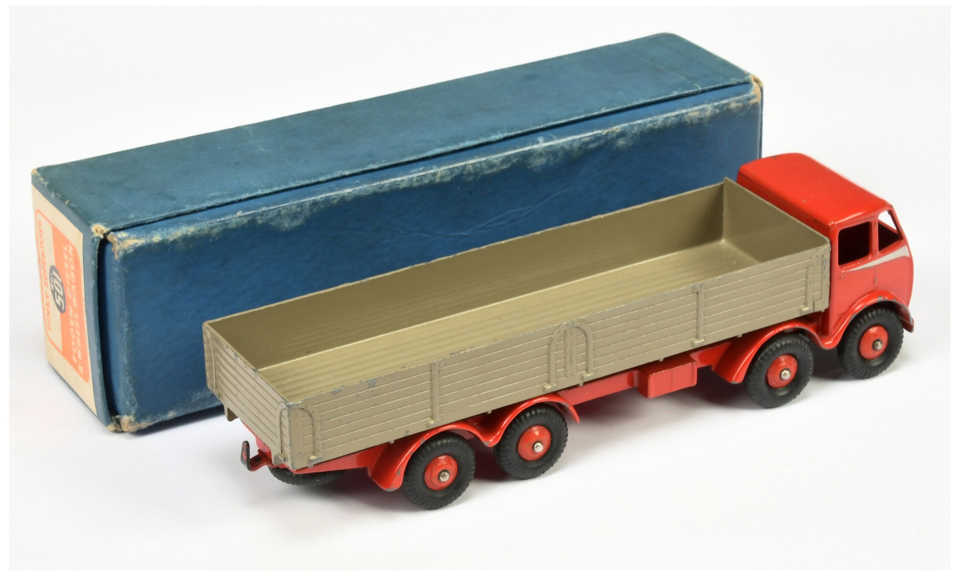 Dinky Toys 501 Foden (type 1) 8-wheel Diesel Wagon - Red cab, chassis and  rigid hubs, fawn back,... - Image 2 of 2