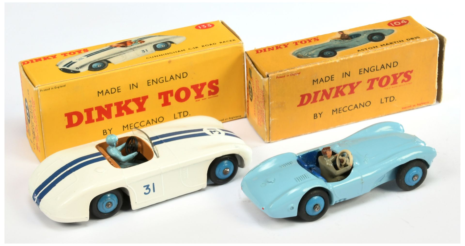 Dinky Toys 104 Aston Martin DB3S - Light blue body, mid-blue rigid hubs, dark blue interior with ... - Image 2 of 2