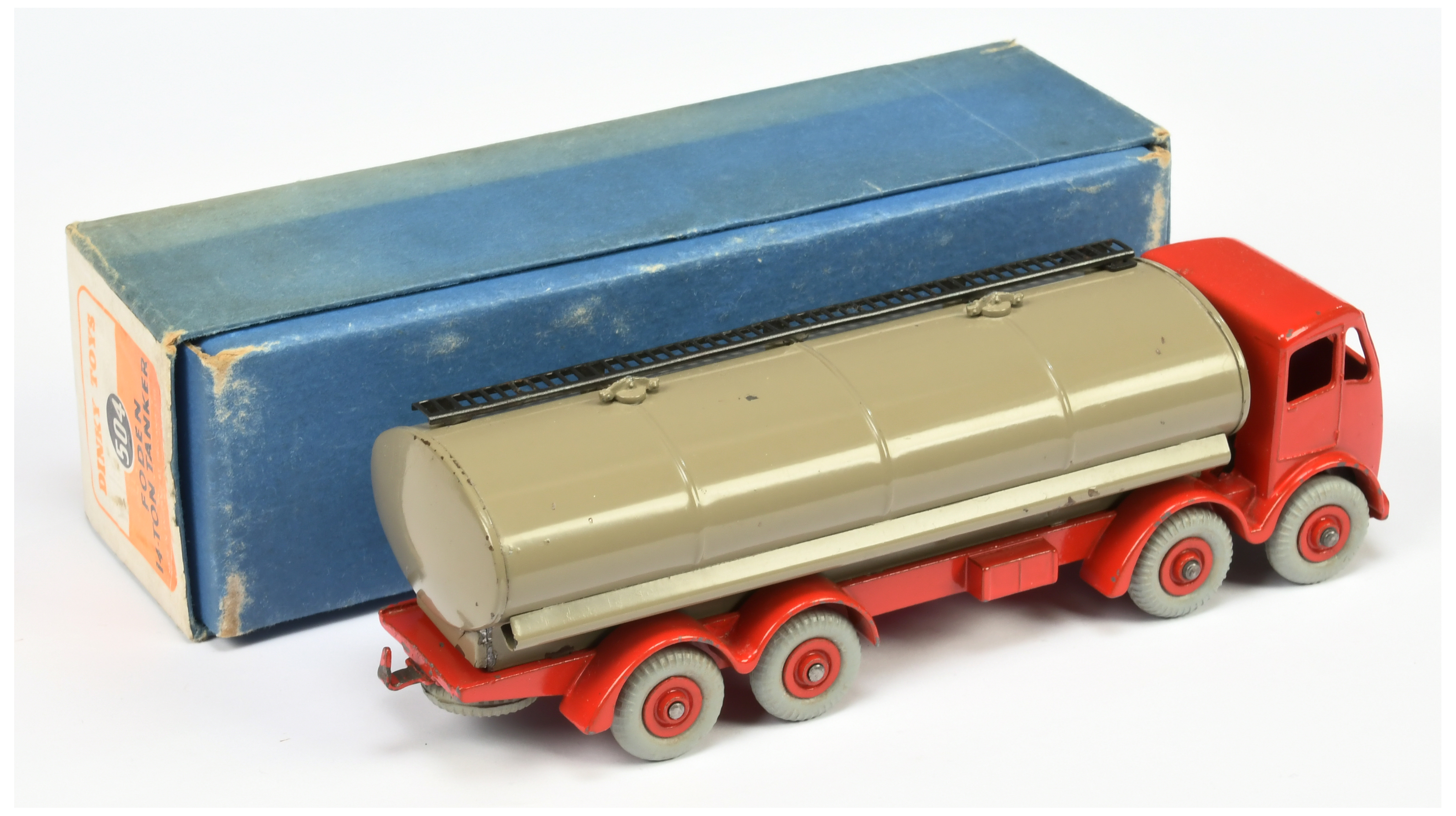 Dinky Toys 504 Foden (type 2) Tanker - Red cab, chassis and supertoy hubs with grey tyres,  fawn ... - Image 2 of 2