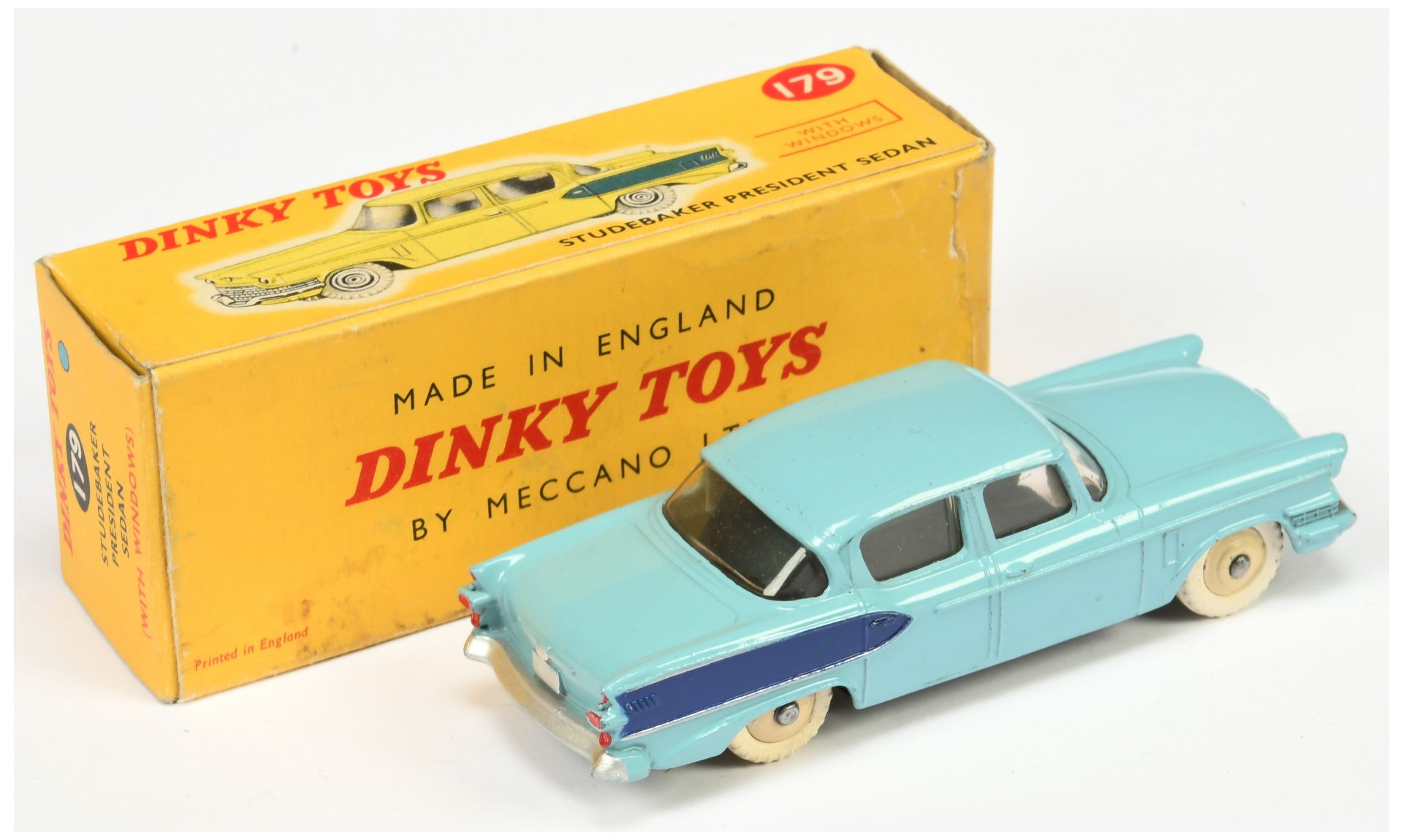 Dinky Toys 179 Studebaker President Sedan - Light blue, dark blue rear side flashes, silver trim ... - Bild 2 aus 2