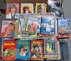 Large Quantity of Vintage to Modern Books, Annuals, Magazines & similar, Sport, Automobila, TV & ...